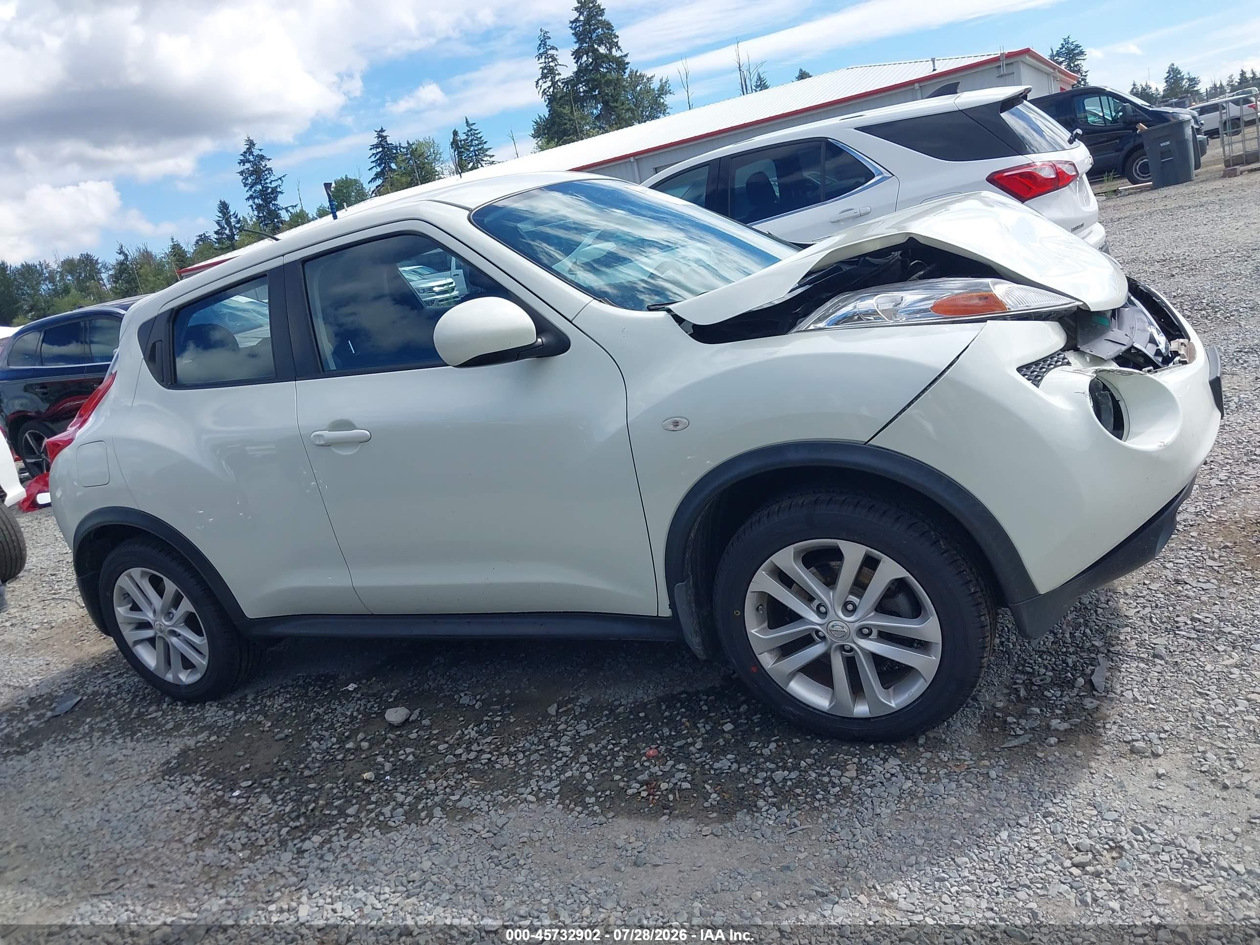 2011 Nissan Juke S White vin: JN8AF5MV0BT006313