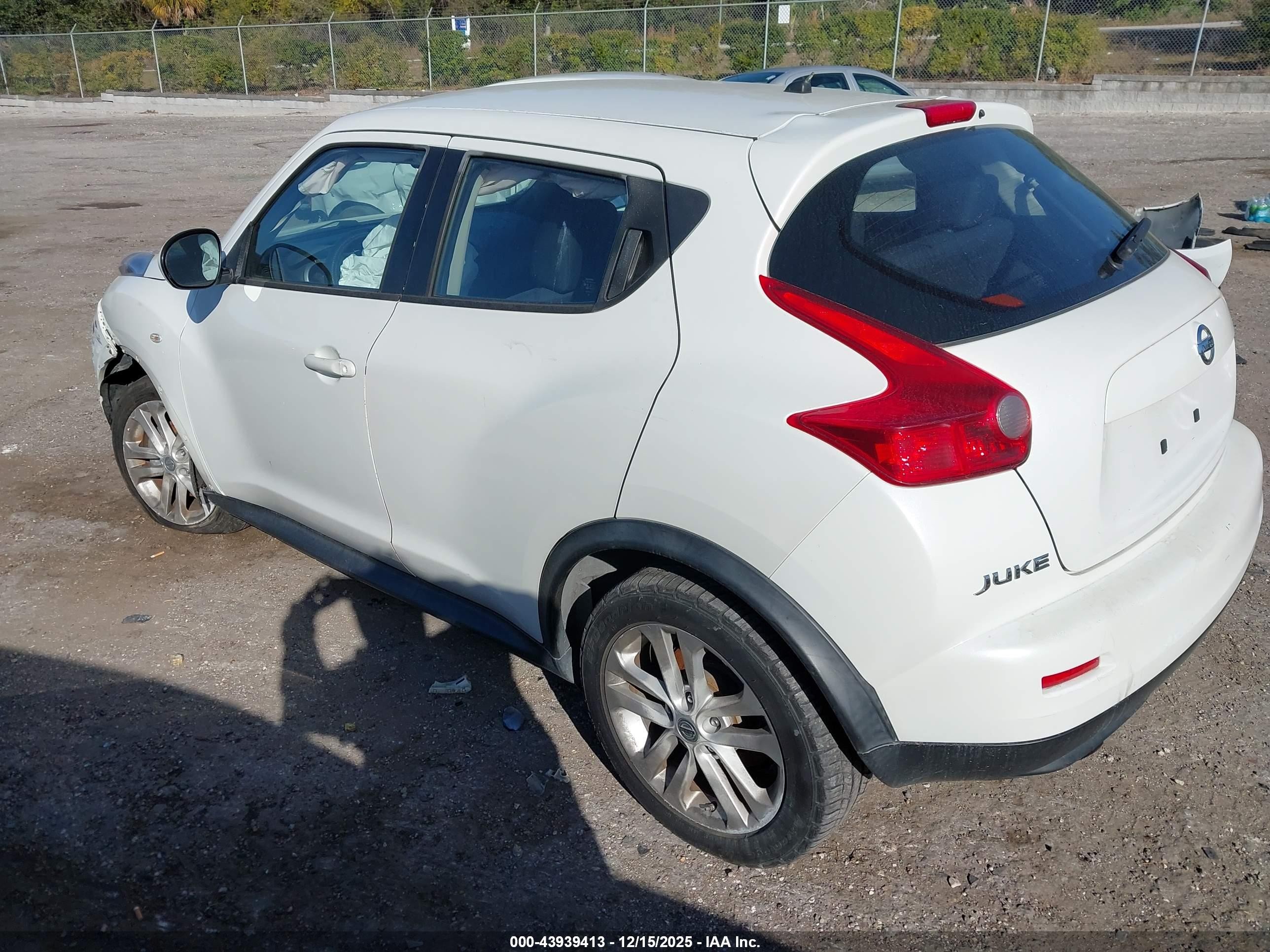 2013 Nissan Juke S White vin: JN8AF5MV0DT211911