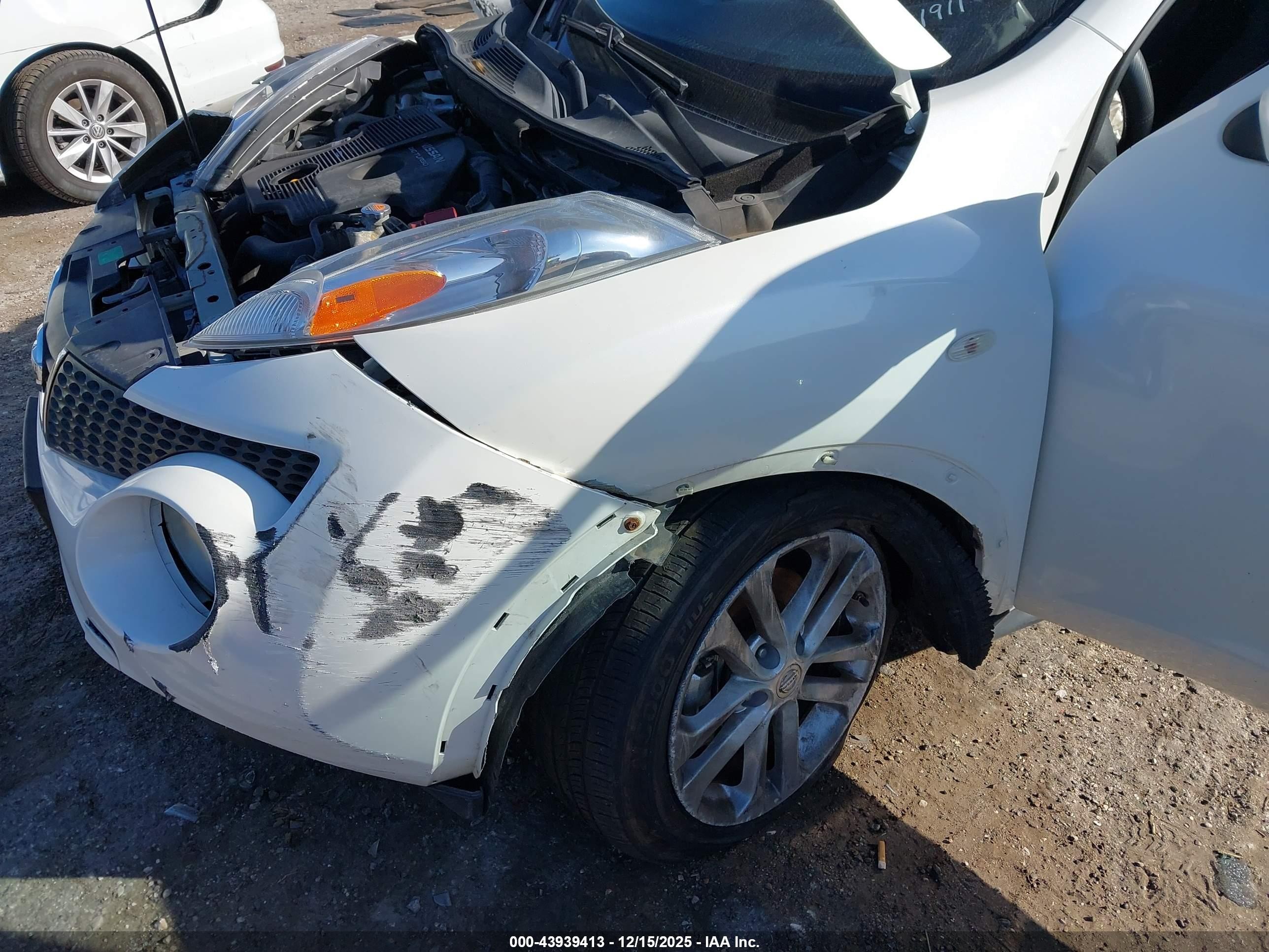 2013 Nissan Juke S White vin: JN8AF5MV0DT211911