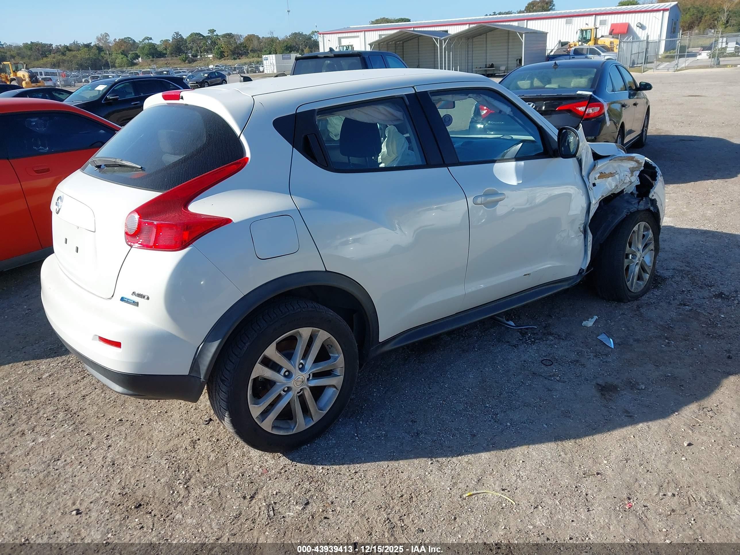 2013 Nissan Juke S White vin: JN8AF5MV0DT211911