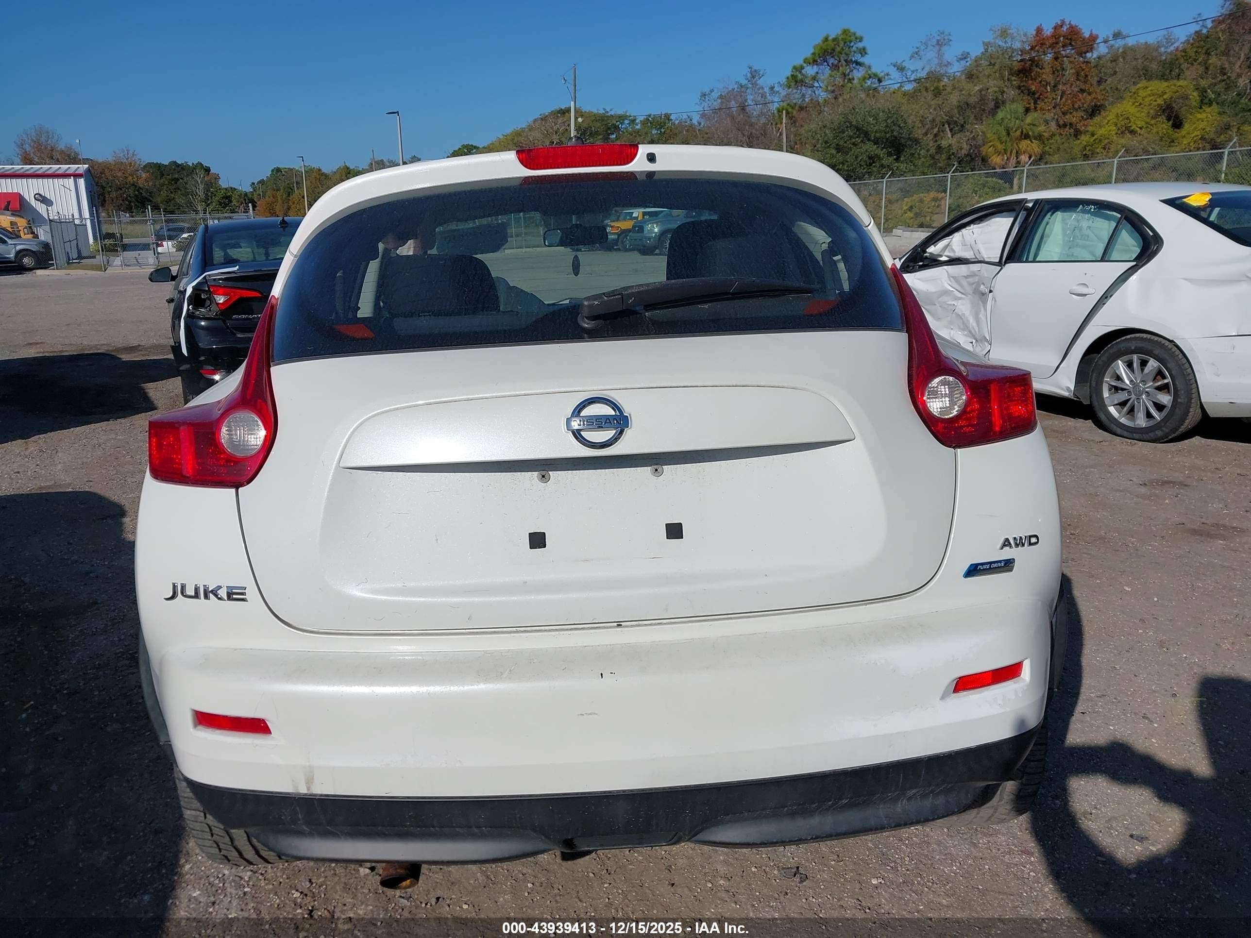 2013 Nissan Juke S White vin: JN8AF5MV0DT211911