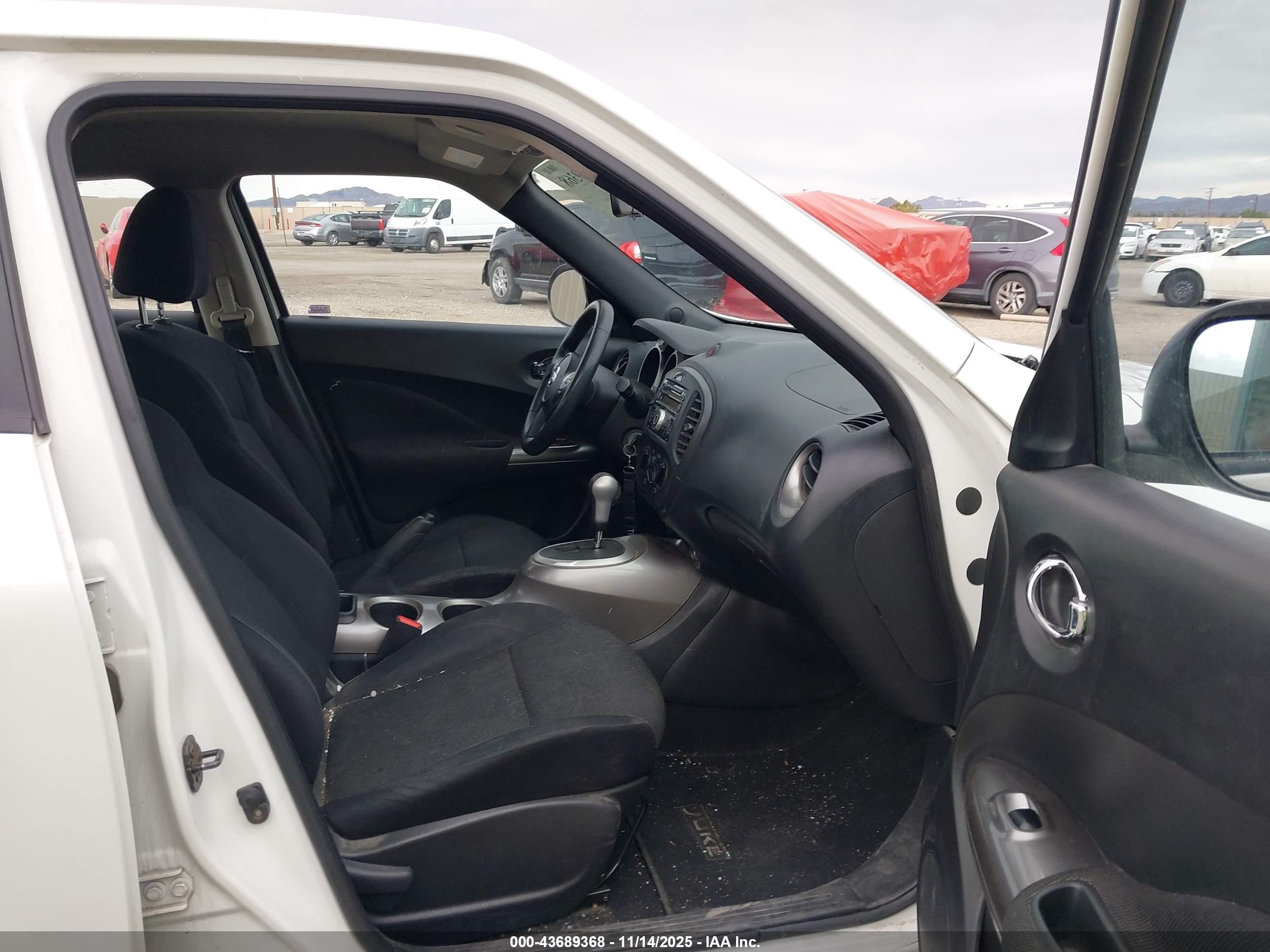 2013 Nissan Juke S Белый vin: JN8AF5MV0DT211939