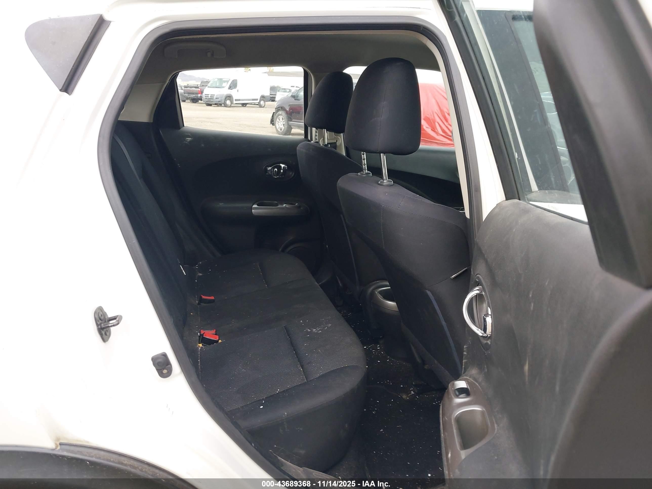 2013 Nissan Juke S Белый vin: JN8AF5MV0DT211939
