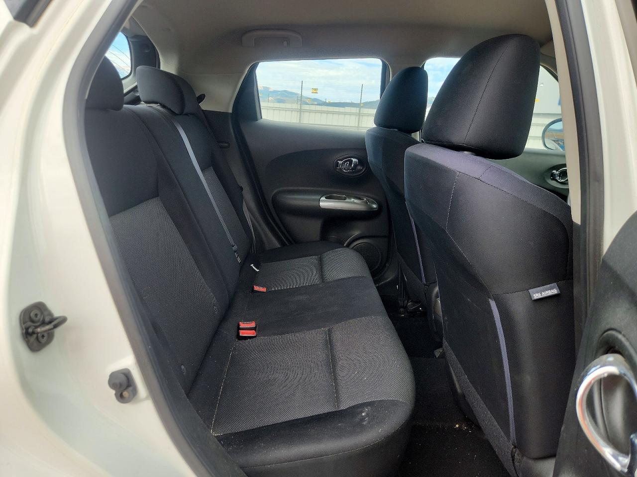 2013 Nissan Juke S White vin: JN8AF5MV0DT221662