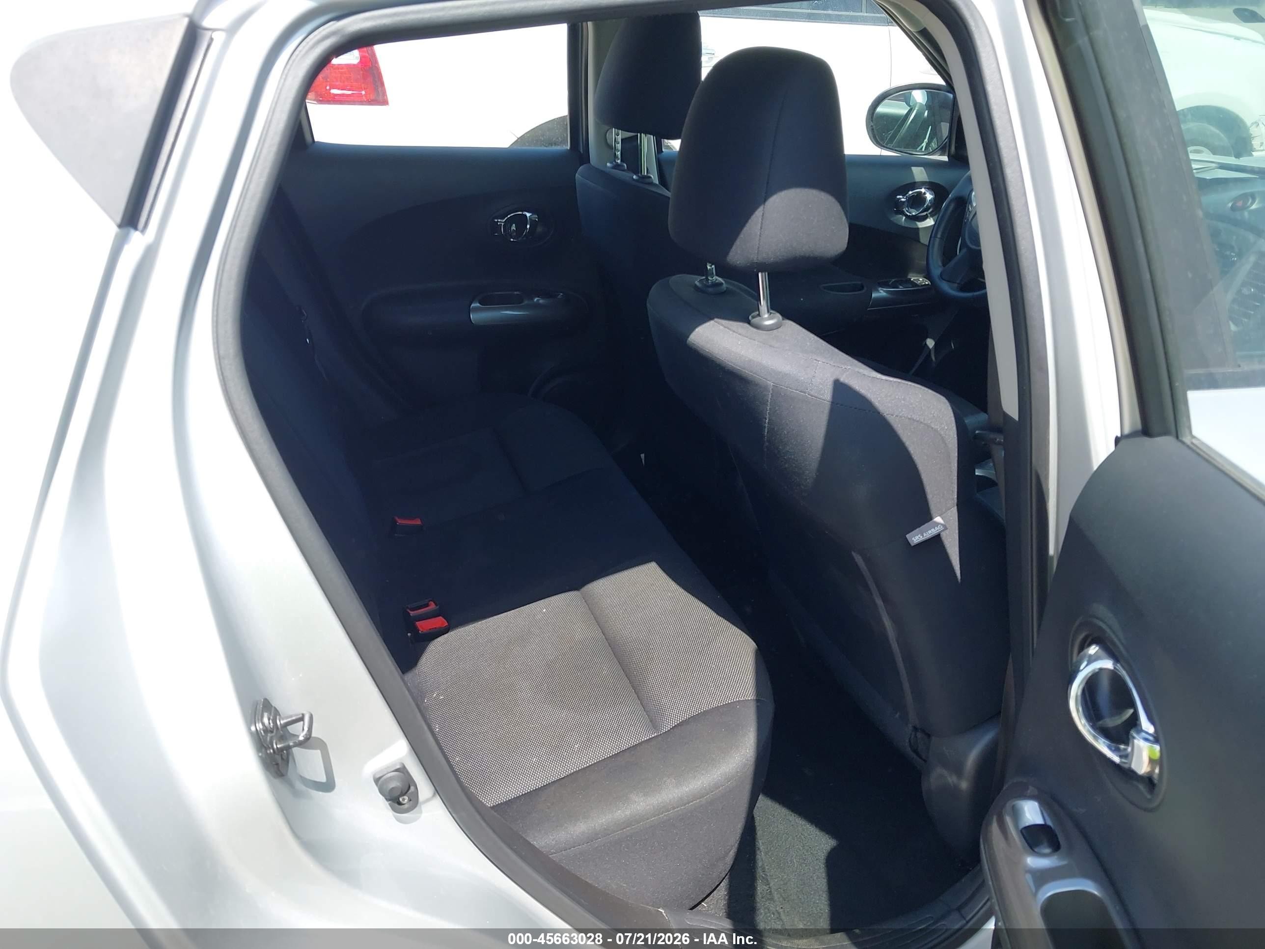 2013 Nissan Juke S Silver vin: JN8AF5MV0DT227249