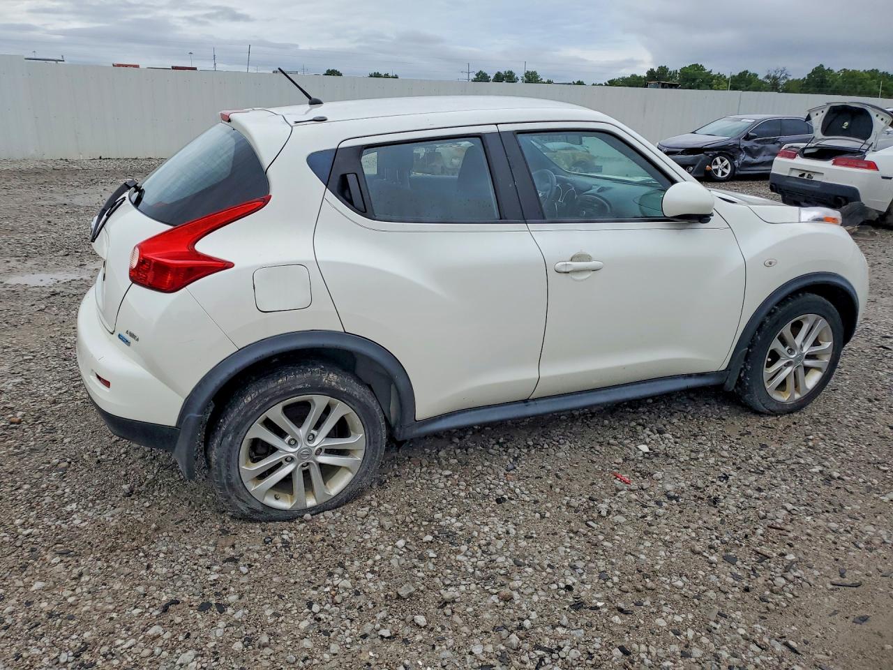 2014 Nissan Juke S White vin: JN8AF5MV0ET355699