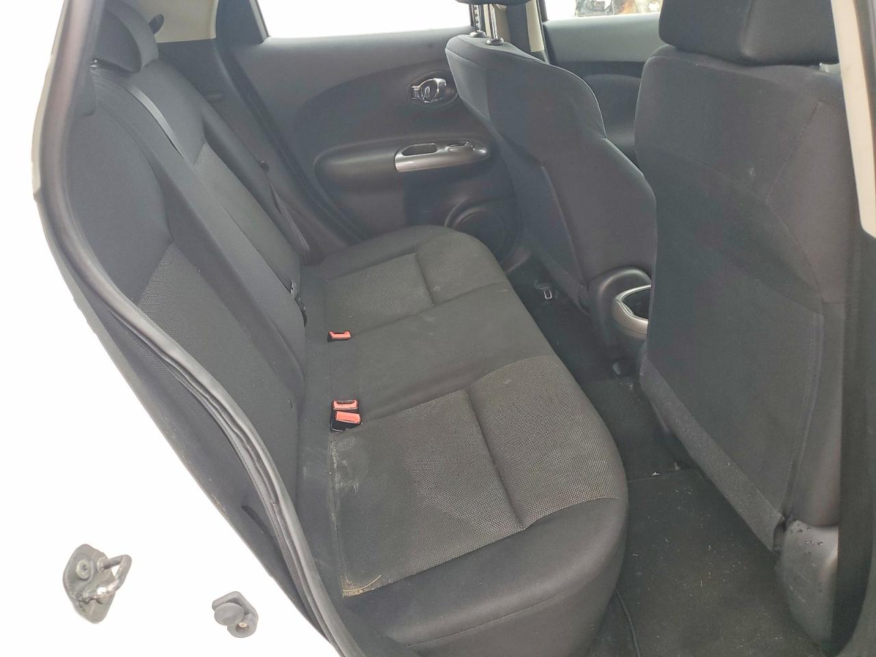 2014 Nissan Juke S White vin: JN8AF5MV0ET355699