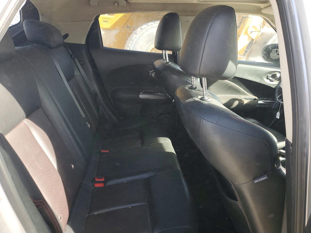 2011 Nissan Juke S Silver vin: JN8AF5MV1BT019684