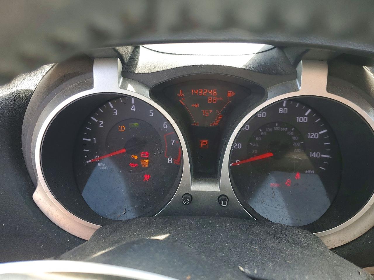 2011 Nissan Juke S Silver vin: JN8AF5MV1BT019684