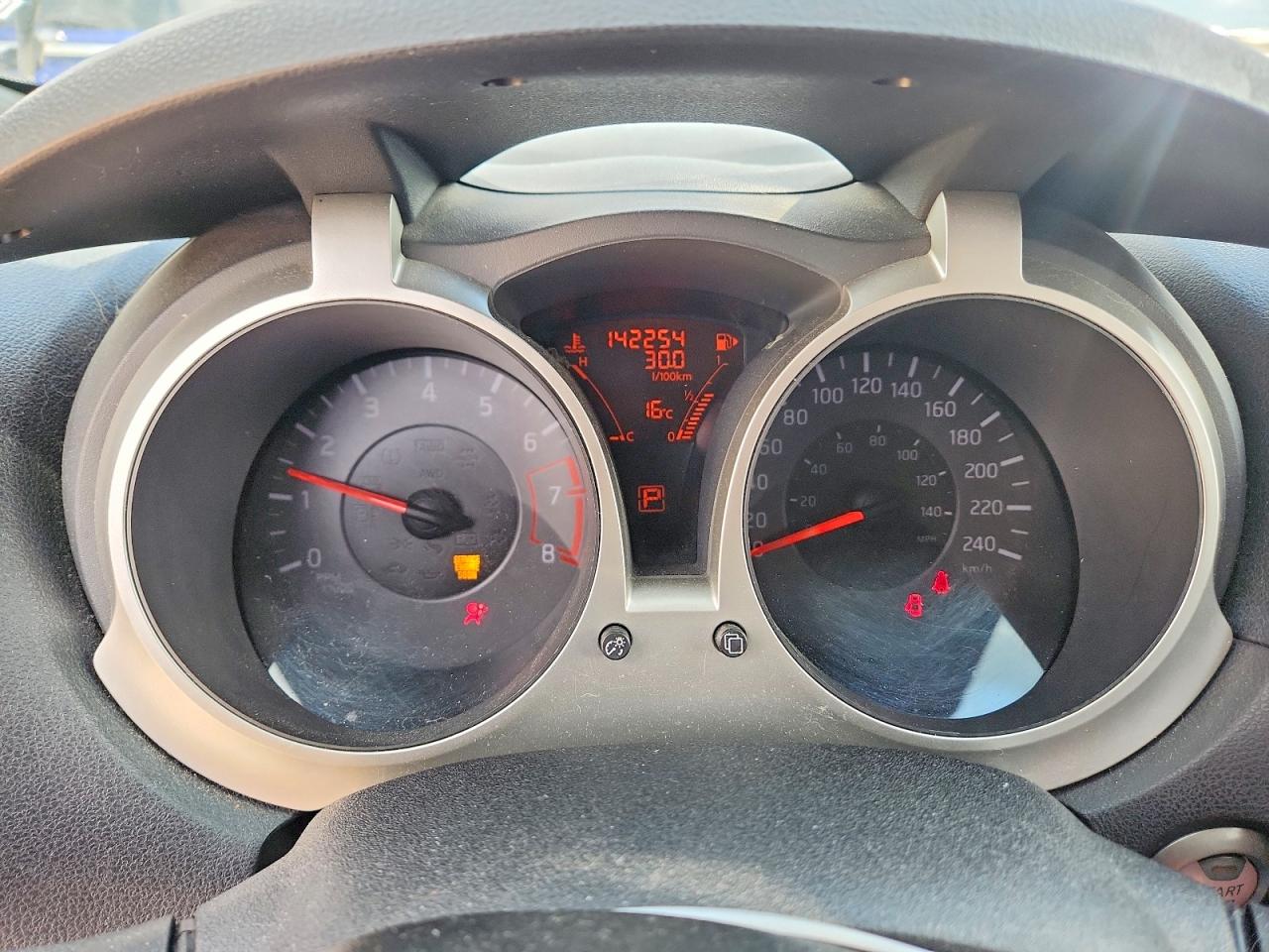 2011 Nissan Juke S Gray vin: JN8AF5MV1BT019880