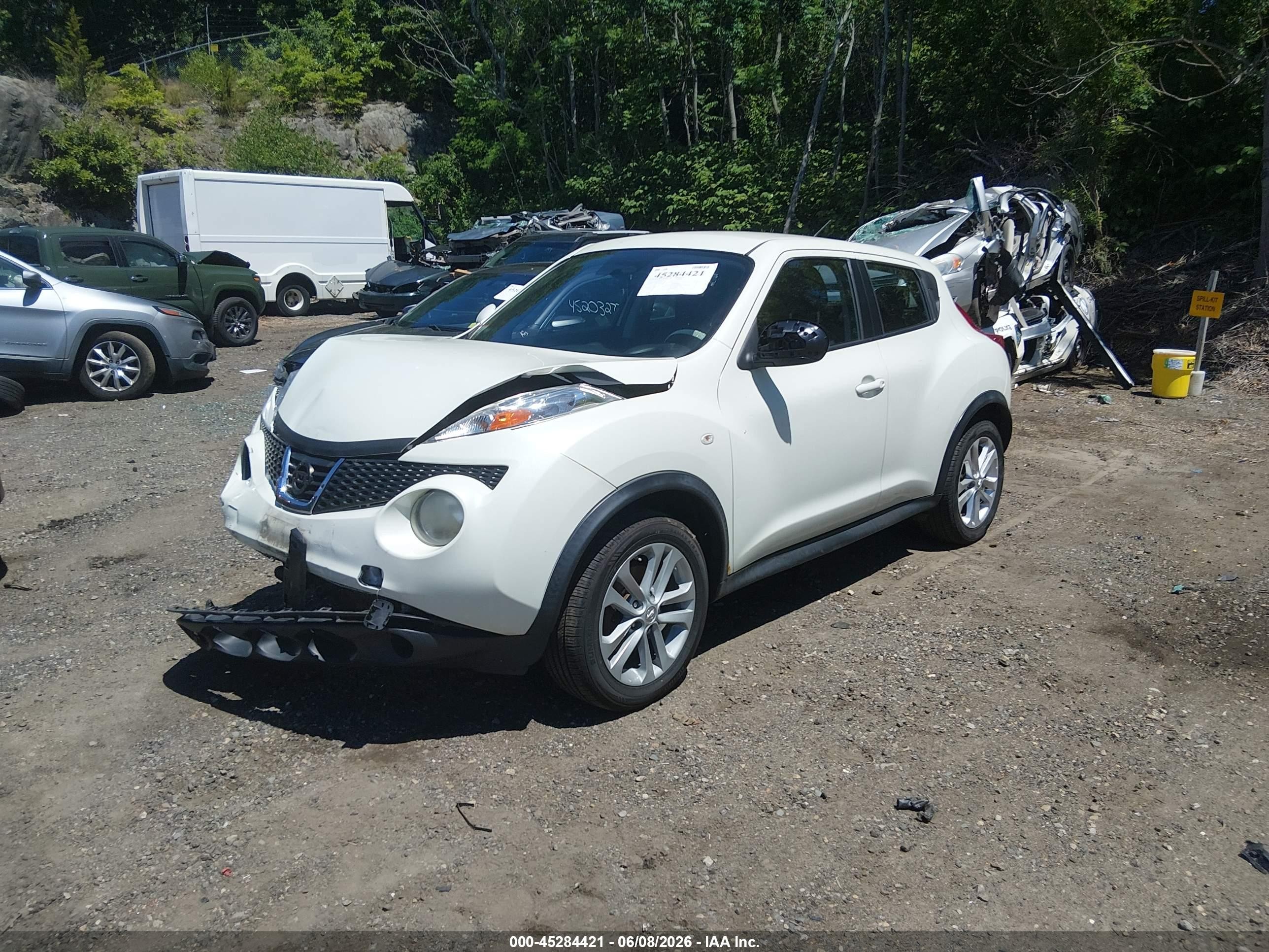 2011 Nissan Juke S White vin: JN8AF5MV1BT028272