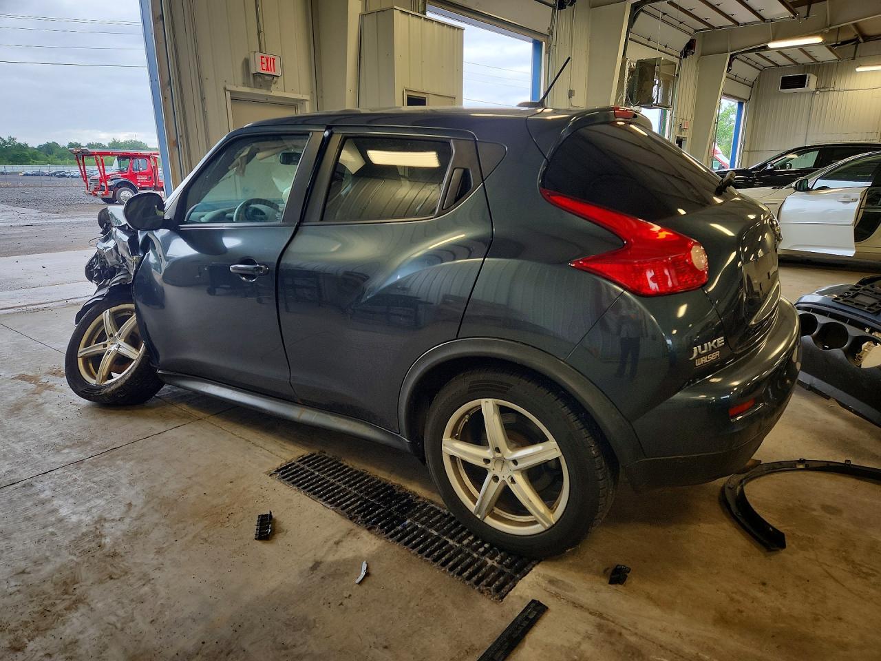 2013 Nissan Juke S Серый vin: JN8AF5MV1DT211173