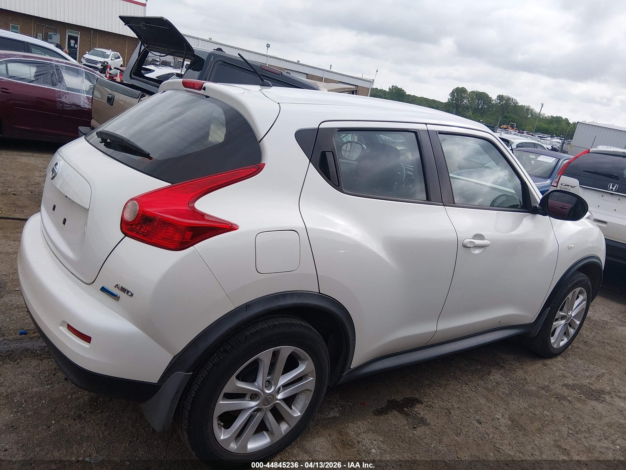 2013 Nissan Juke S White vin: JN8AF5MV1DT216681