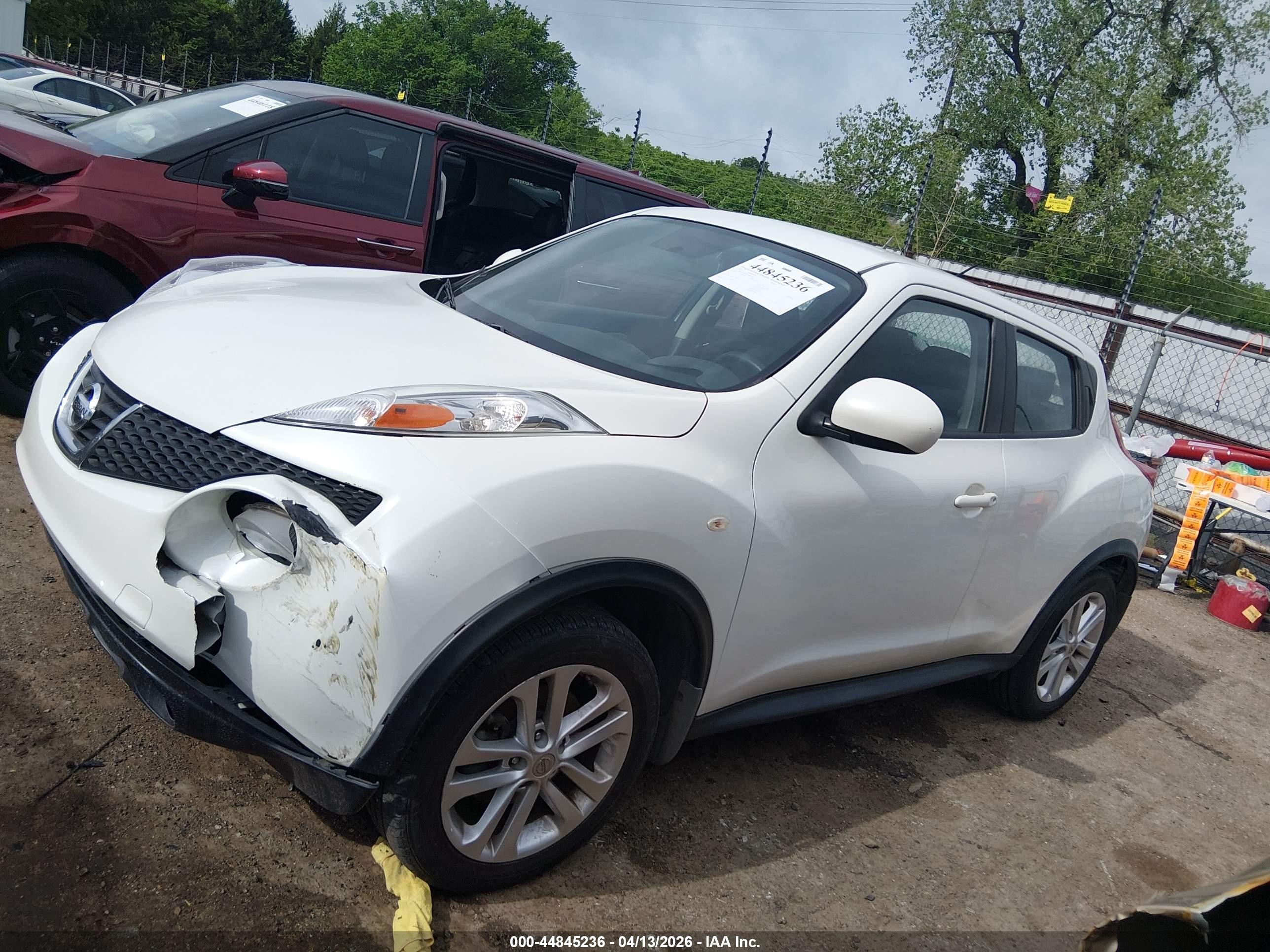 2013 Nissan Juke S White vin: JN8AF5MV1DT216681