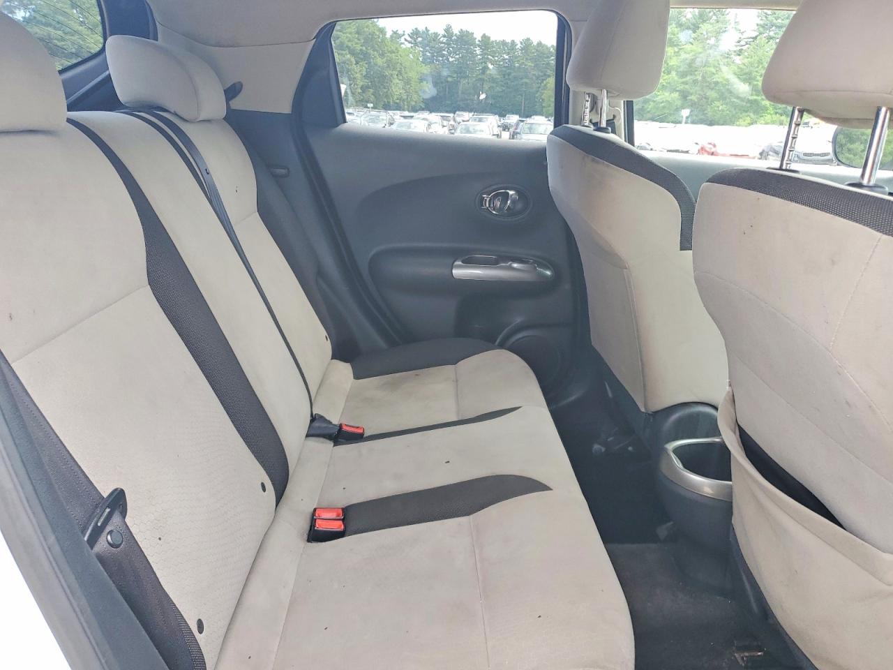 2013 Nissan Juke S White vin: JN8AF5MV1DT218754