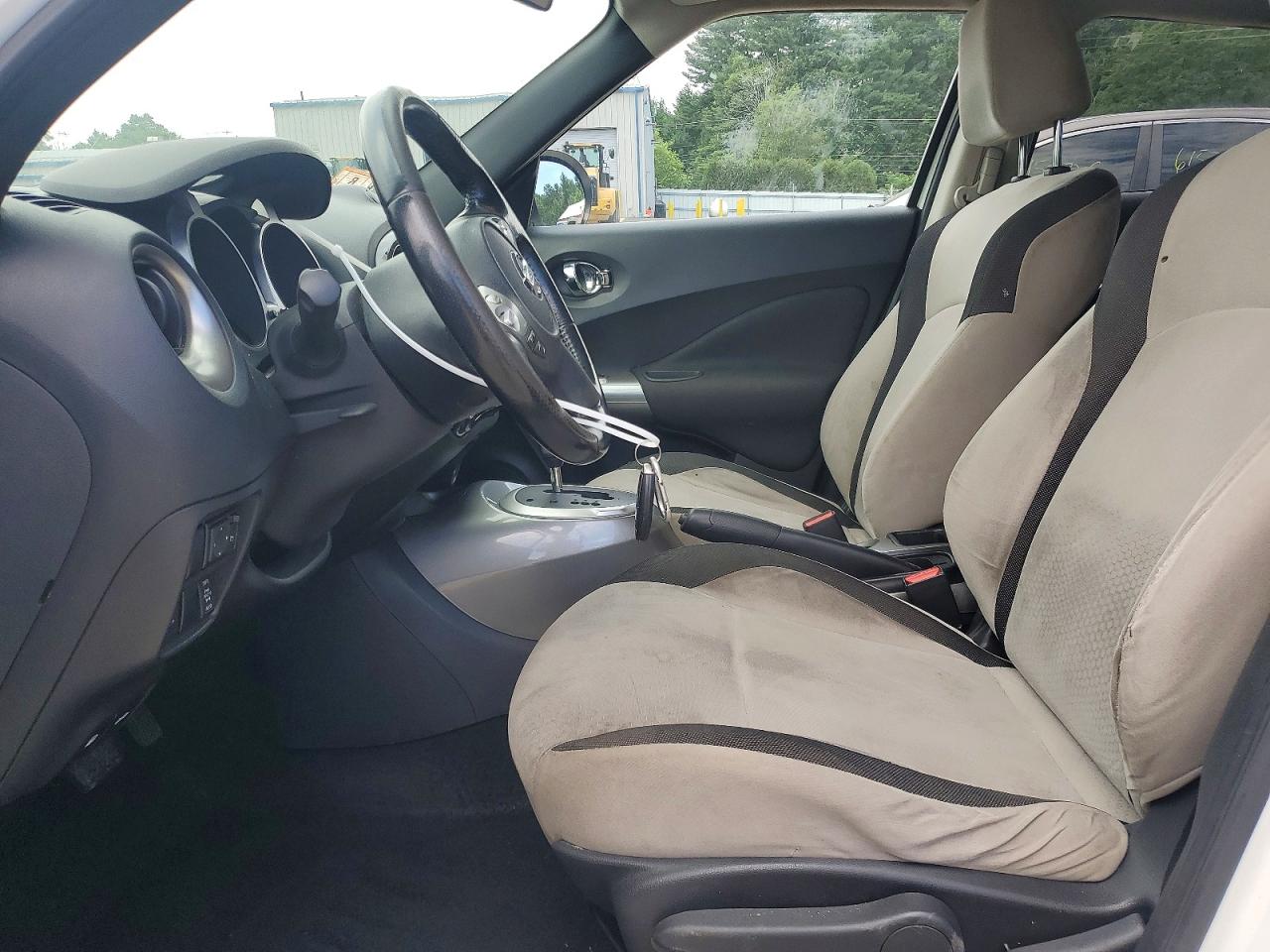2013 Nissan Juke S White vin: JN8AF5MV1DT218754