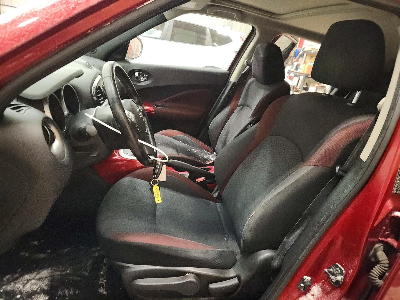 2011 Nissan Juke S Red vin: JN8AF5MV2BT008435