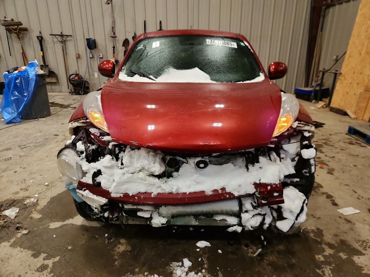 2011 Nissan Juke S Red vin: JN8AF5MV2BT008435