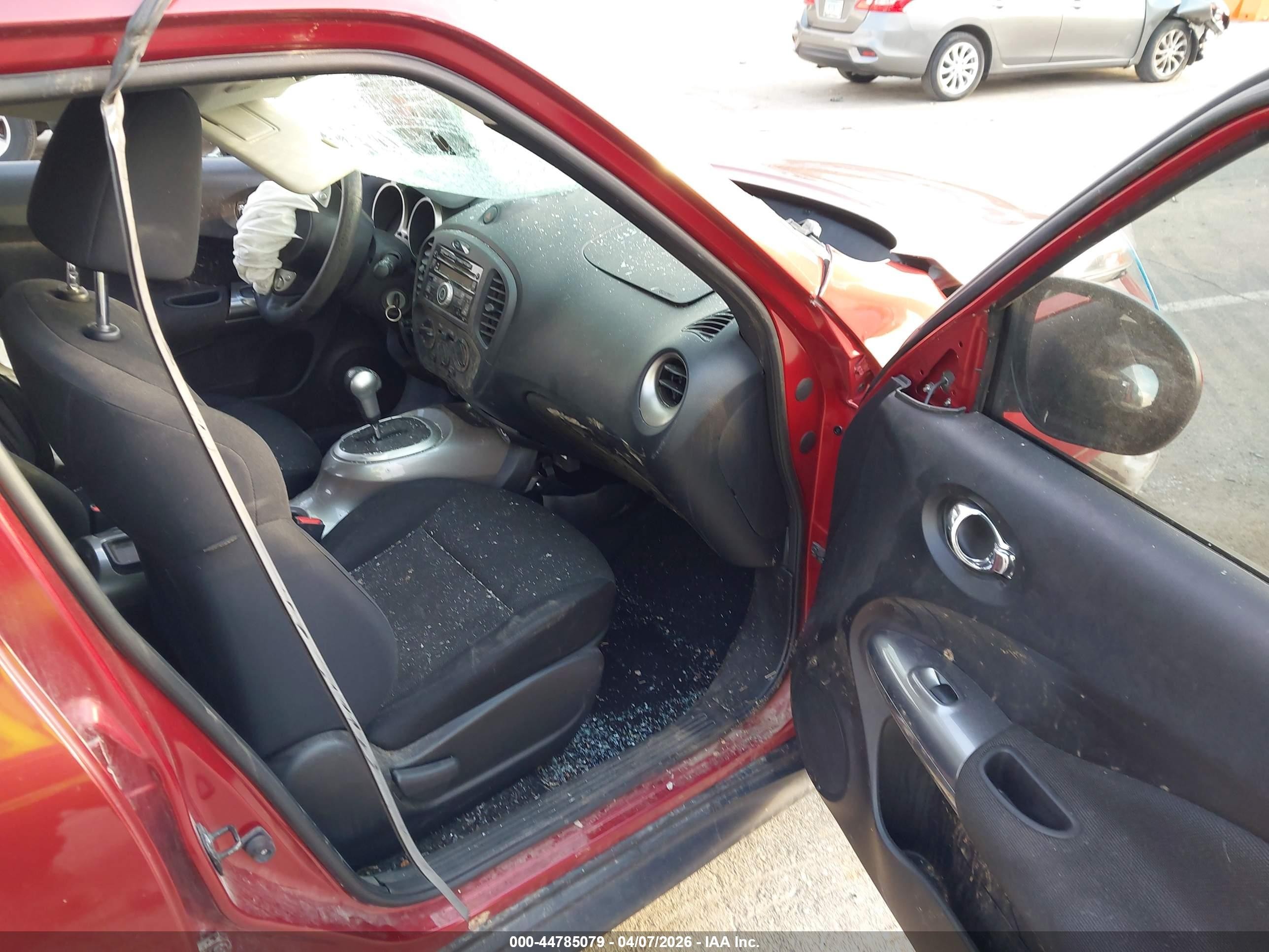2011 Nissan Juke S Red vin: JN8AF5MV2BT014445