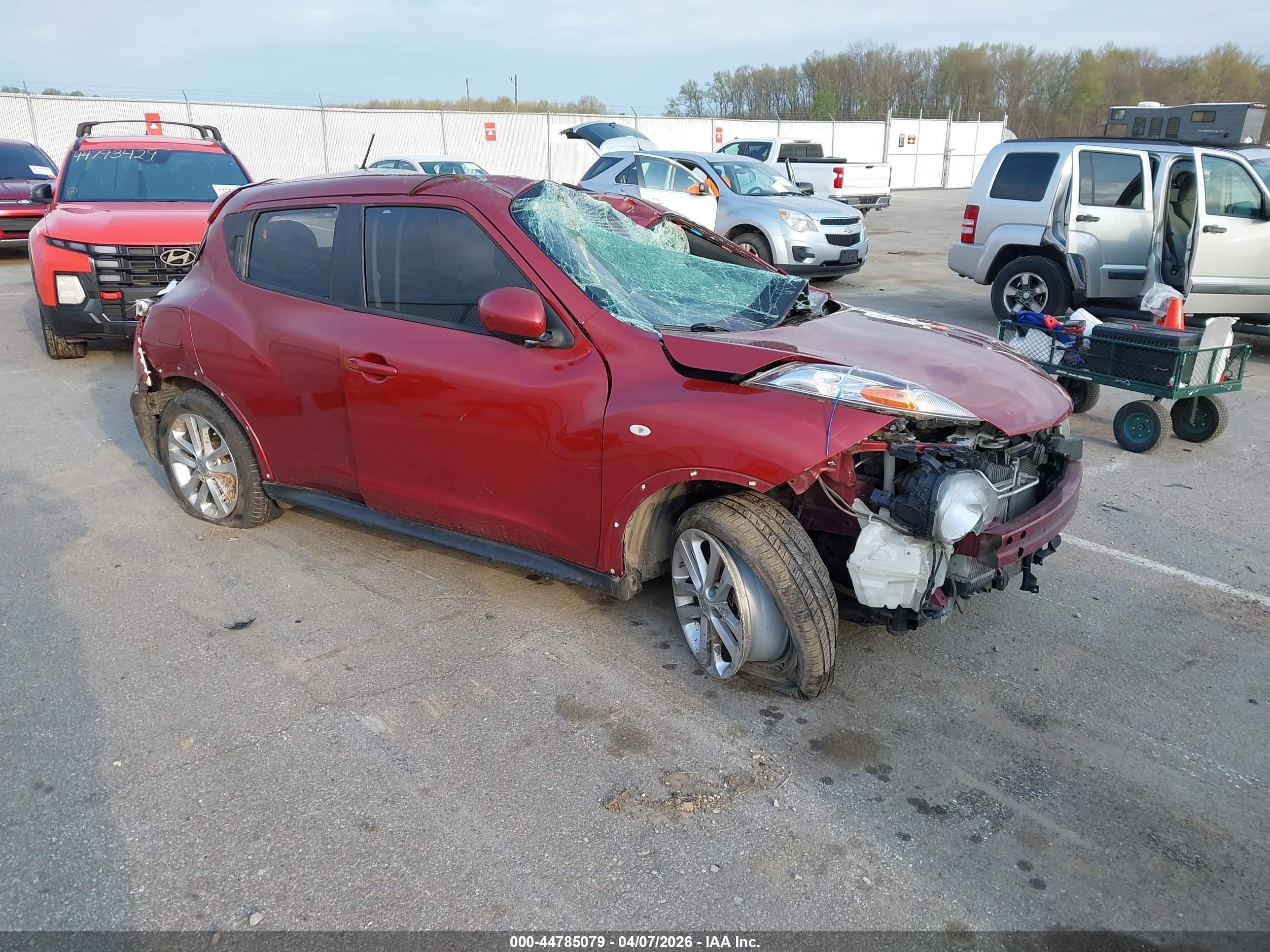 2011 Nissan Juke S Красный vin: JN8AF5MV2BT014445