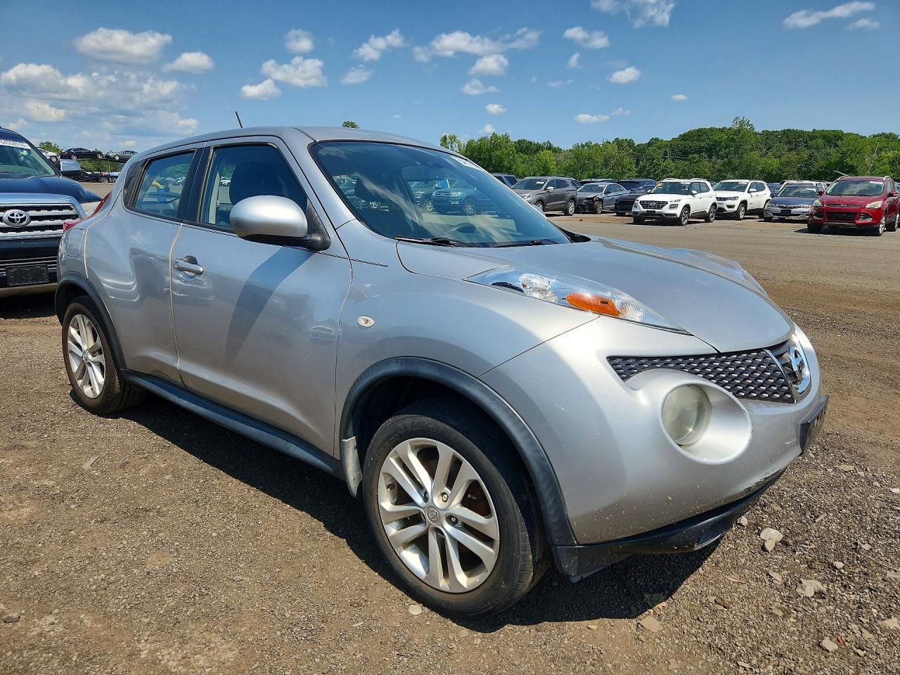 2012 Nissan Juke S Silver vin: JN8AF5MV2CT105412