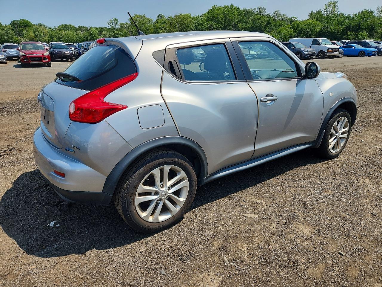 2012 Nissan Juke S Silver vin: JN8AF5MV2CT105412