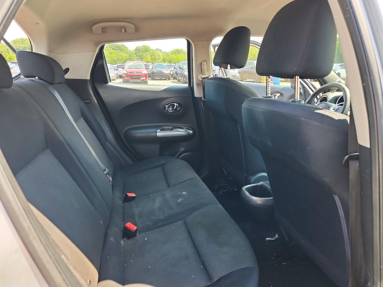 2012 Nissan Juke S Silver vin: JN8AF5MV2CT105412