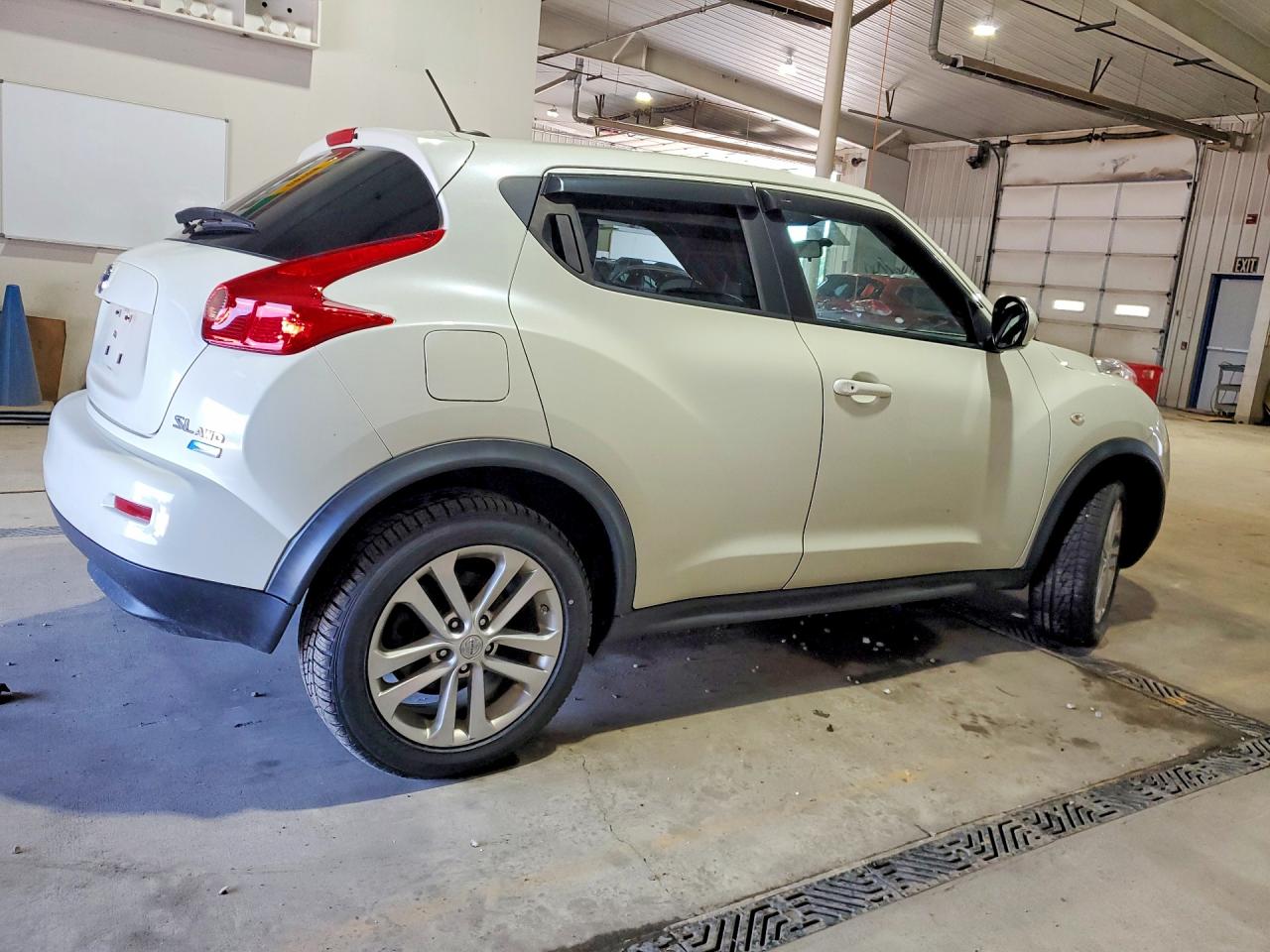 2012 Nissan Juke S Белый vin: JN8AF5MV2CT108102