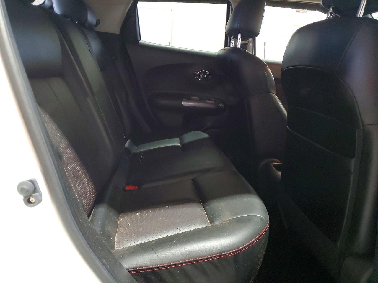 2012 Nissan Juke S Белый vin: JN8AF5MV2CT108102