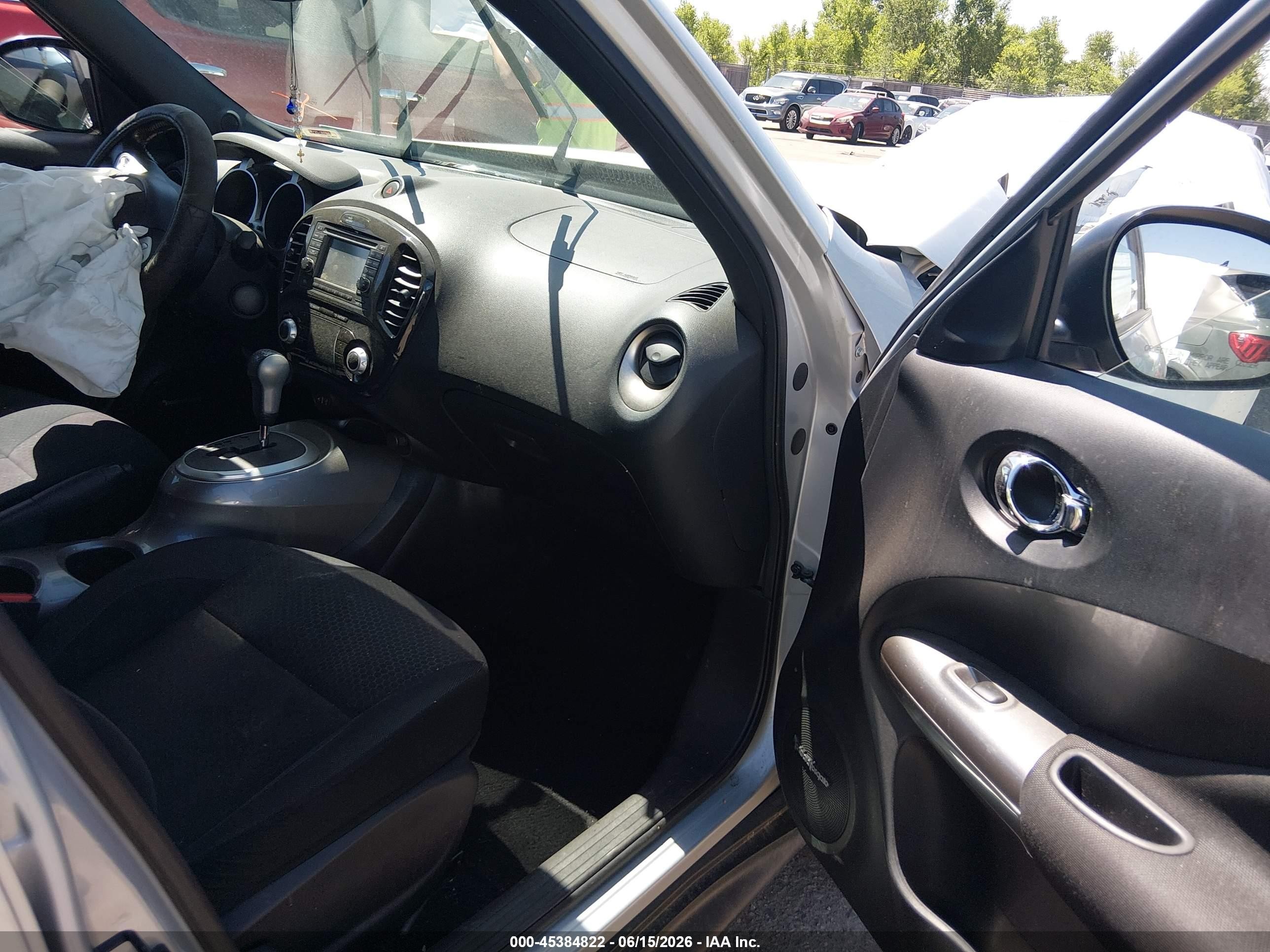 2013 Nissan Juke Sv Silver vin: JN8AF5MV2DT210002