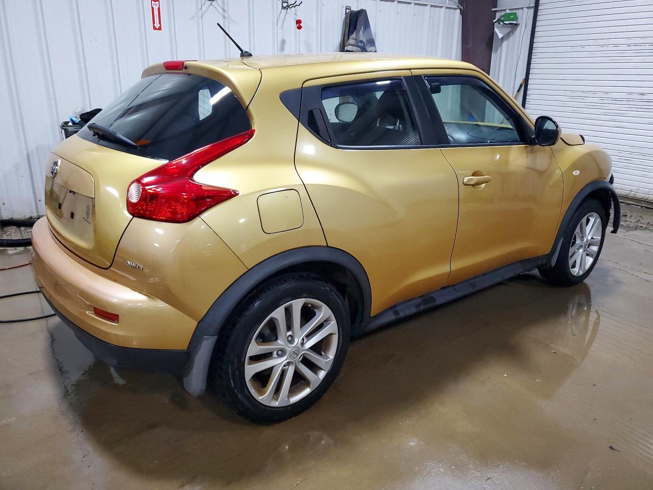 2013 Nissan Juke S Yellow vin: JN8AF5MV2DT216186