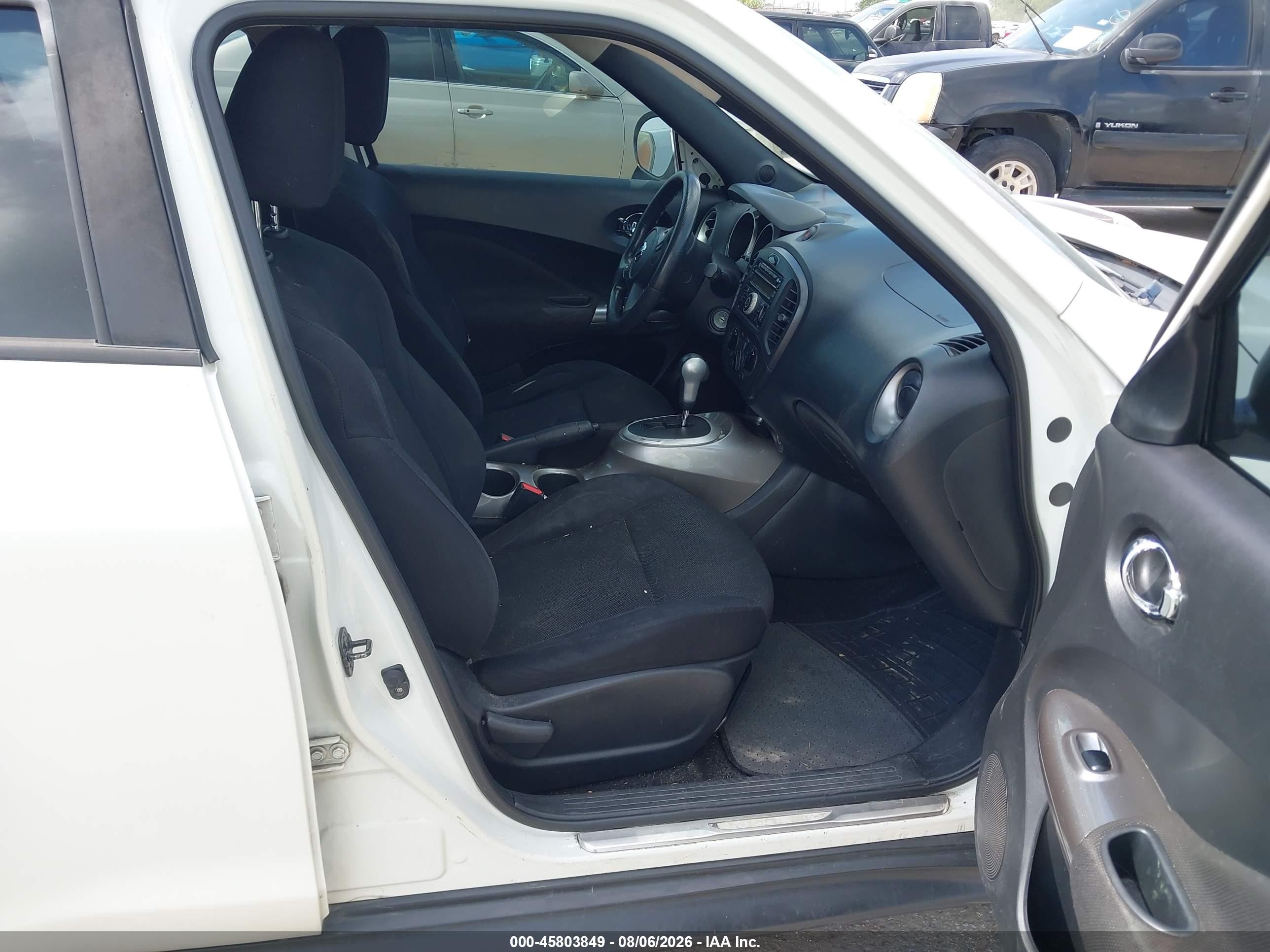 2013 Nissan Juke S White vin: JN8AF5MV2DT223400