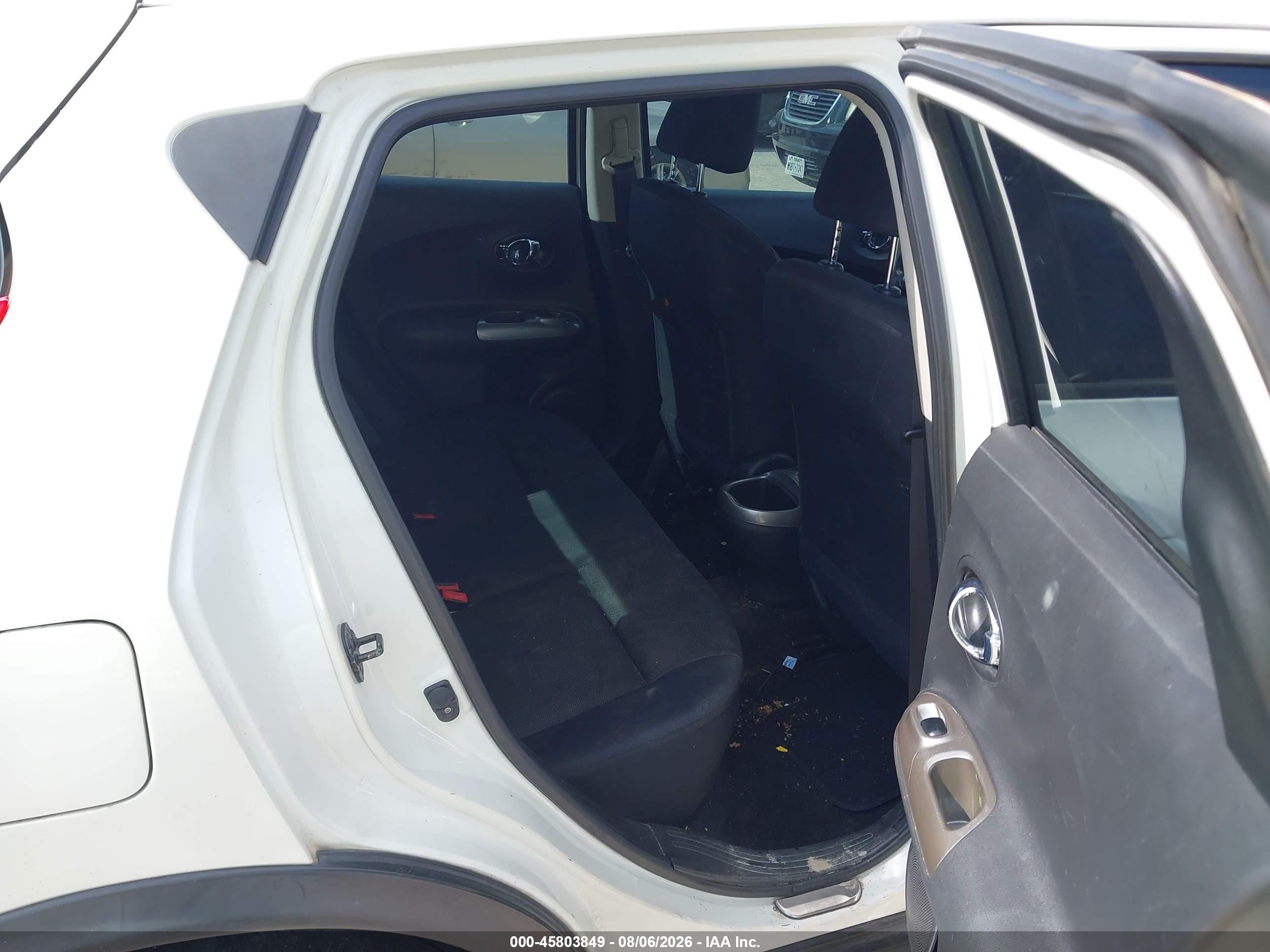 2013 Nissan Juke S White vin: JN8AF5MV2DT223400