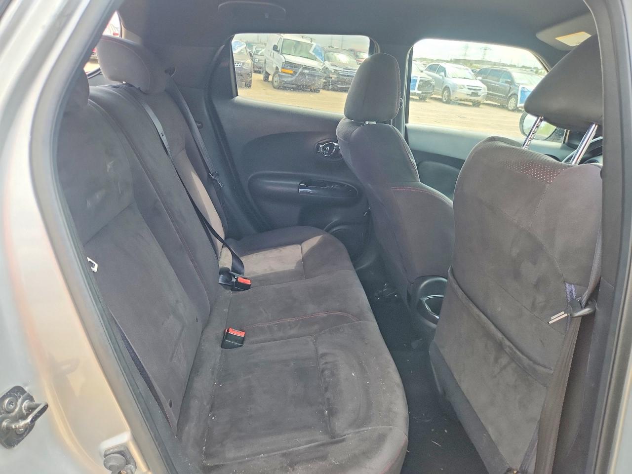 2013 Nissan Juke S Серебряный vin: JN8AF5MV2DT227625