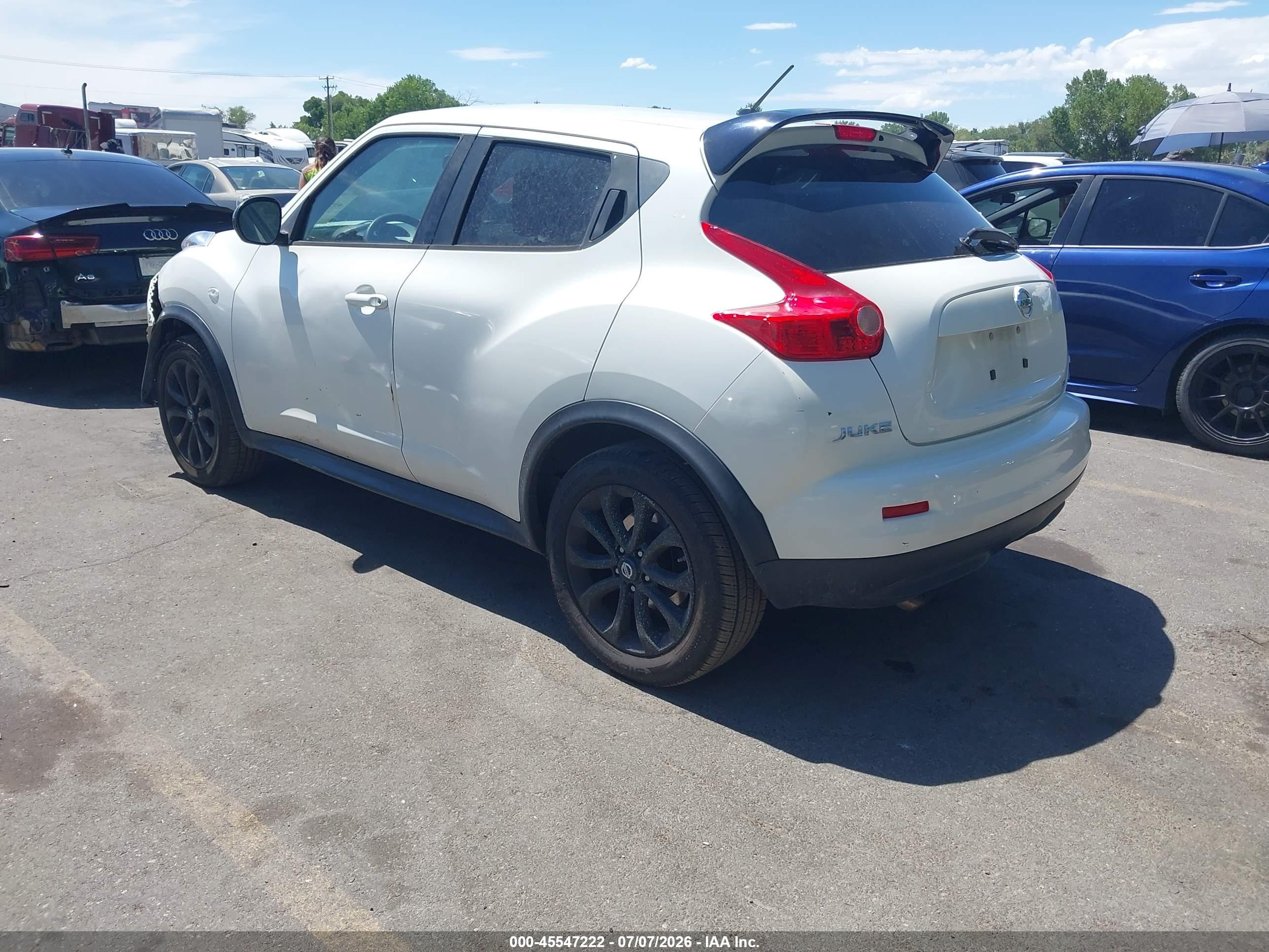 2014 Nissan Juke S White vin: JN8AF5MV2ET357700