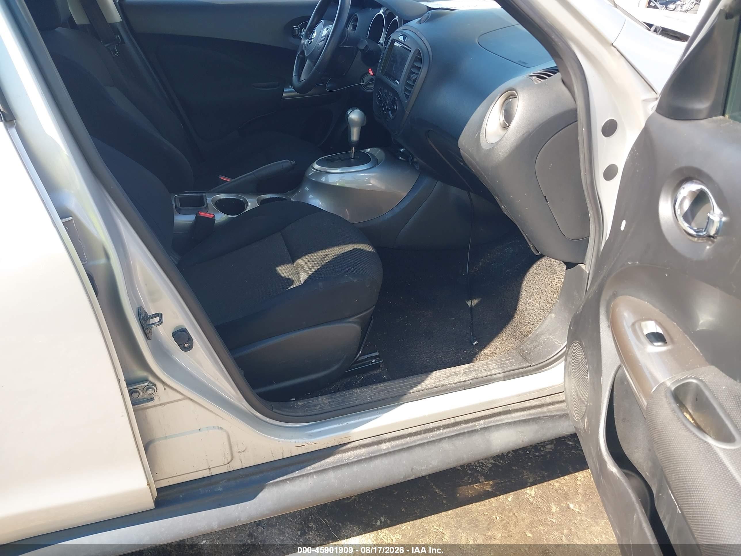 2014 Nissan Juke S Silver vin: JN8AF5MV2ET364811