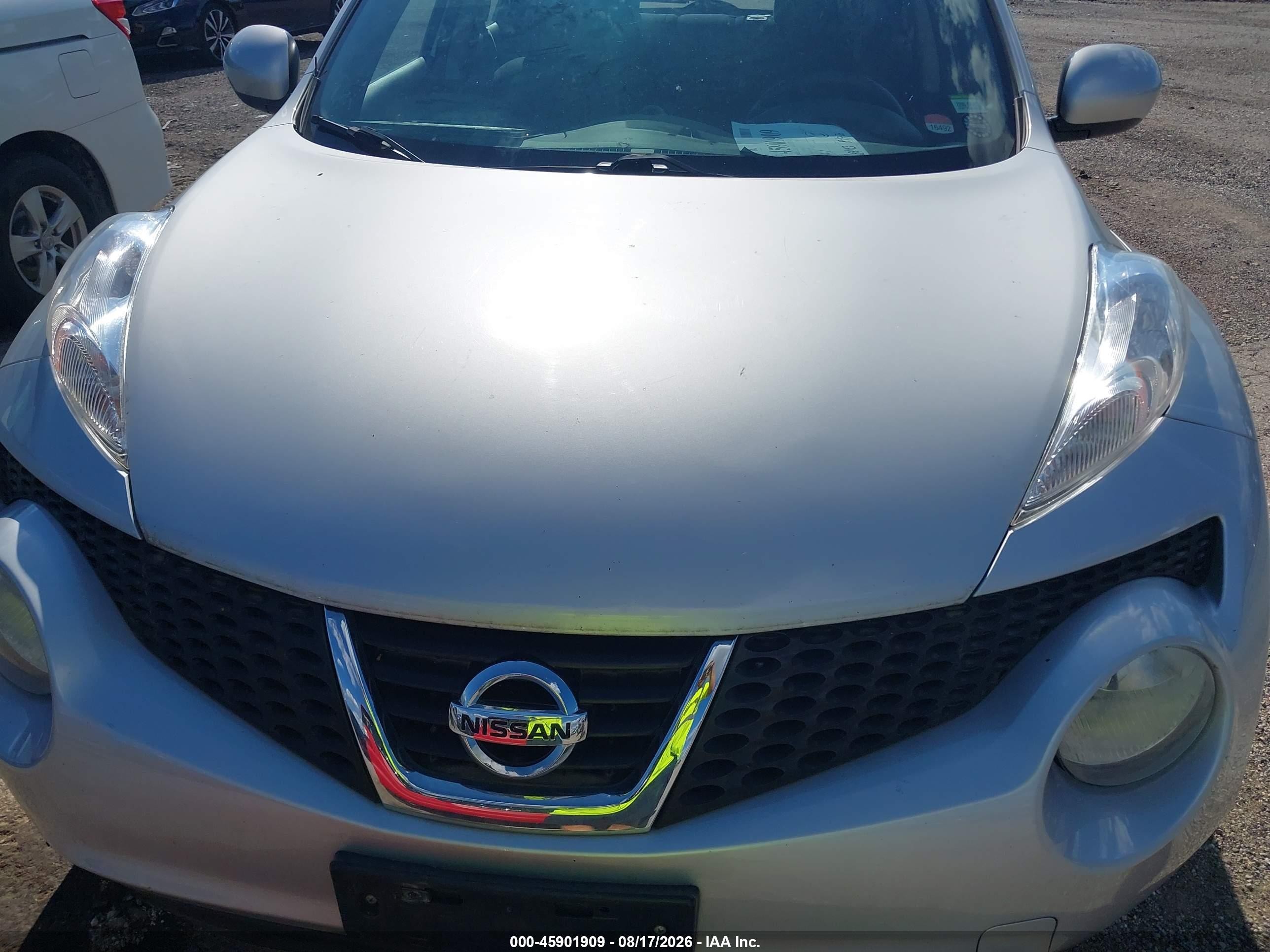 2014 Nissan Juke S Silver vin: JN8AF5MV2ET364811