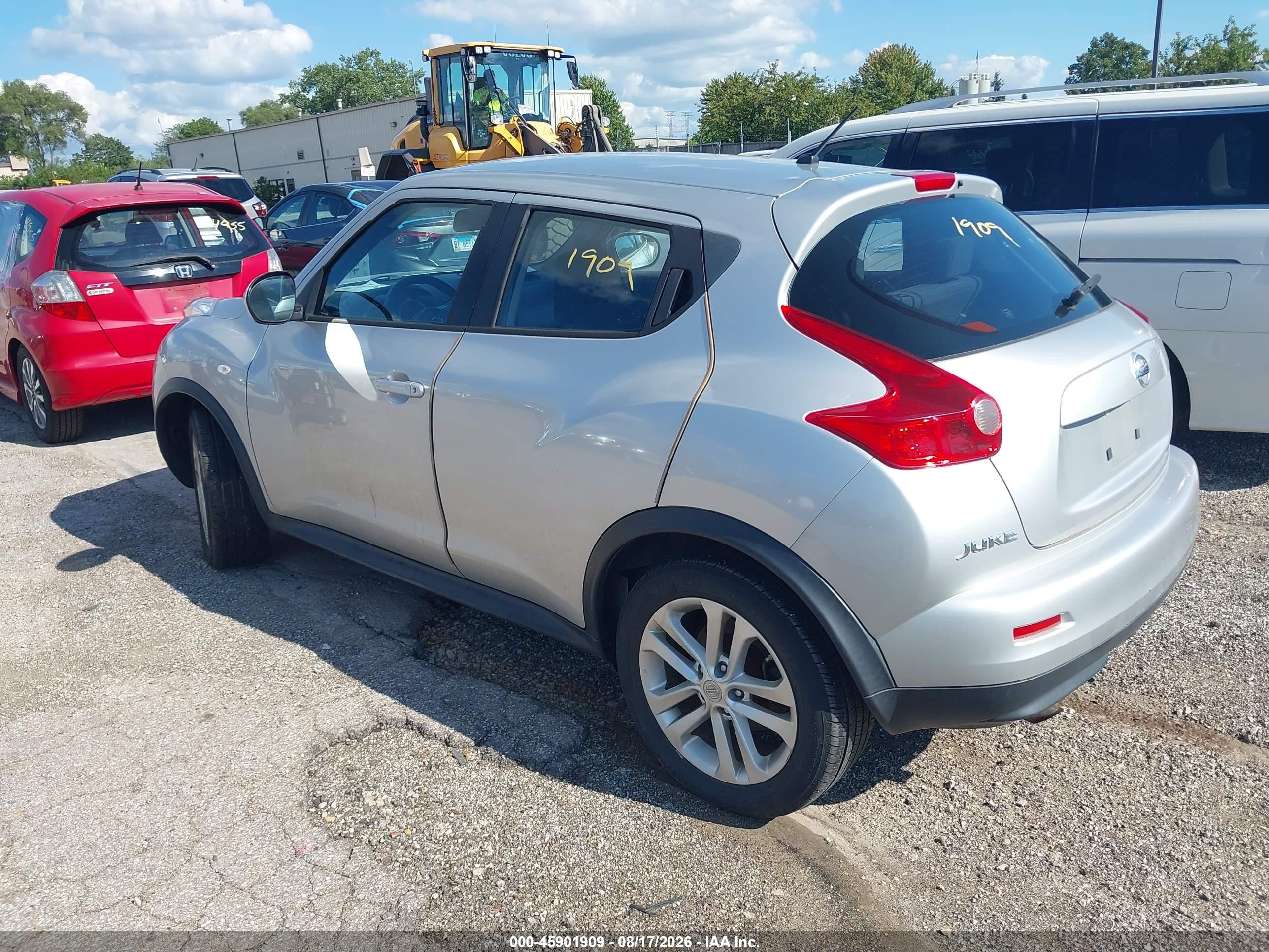 2014 Nissan Juke S Silver vin: JN8AF5MV2ET364811