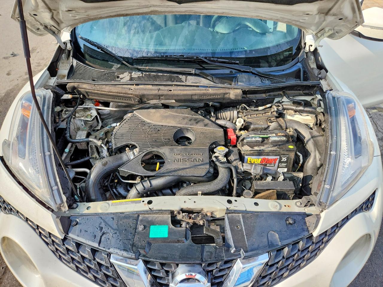 2015 Nissan Juke S White vin: JN8AF5MV2FT564735