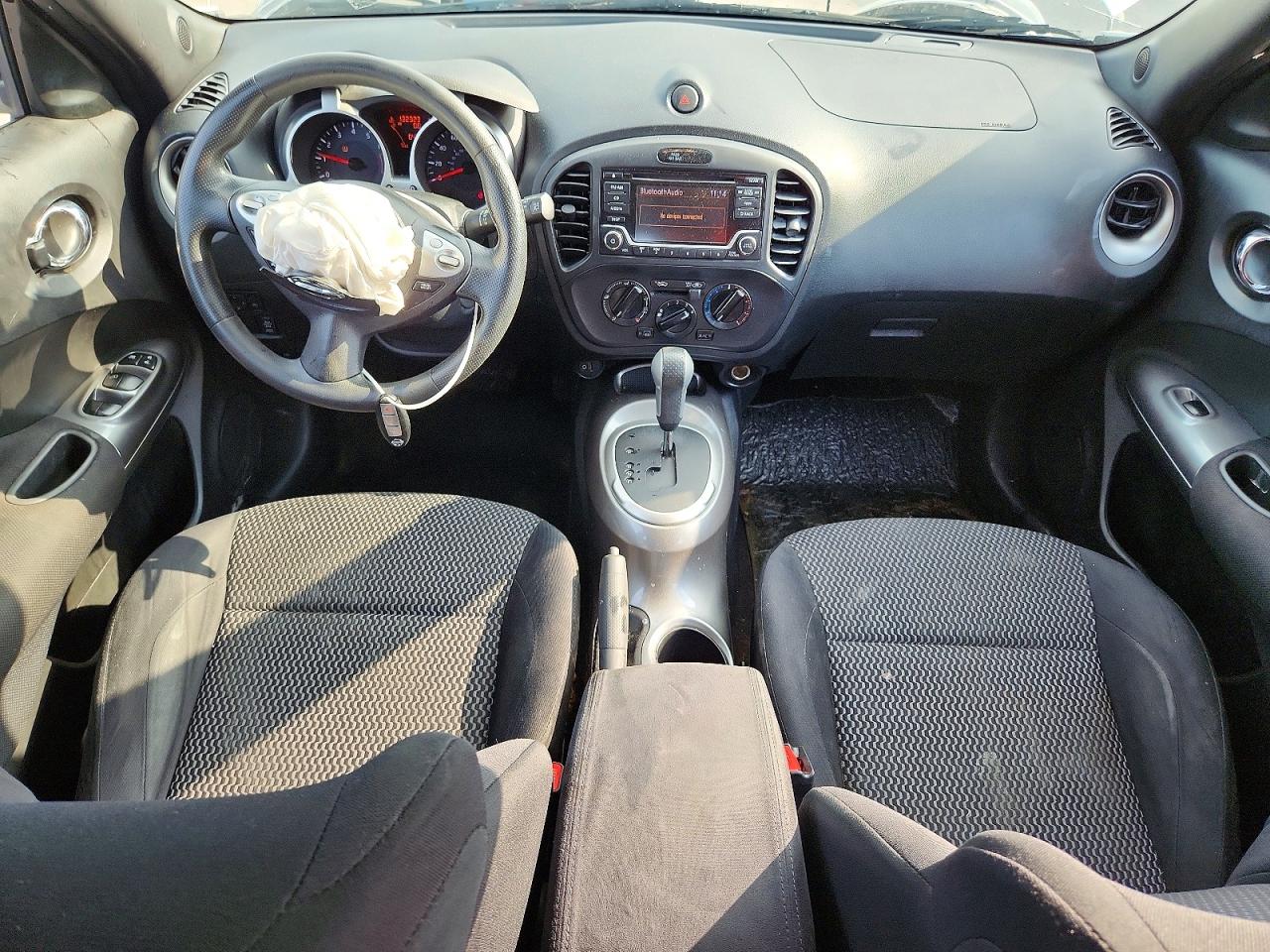 2015 Nissan Juke S White vin: JN8AF5MV2FT564735