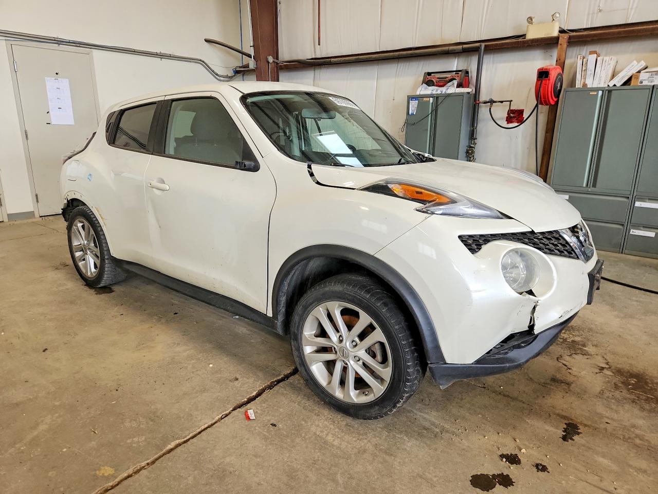 2015 Nissan Juke S White vin: JN8AF5MV2FT565061