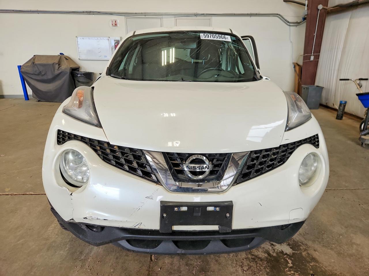2015 Nissan Juke S White vin: JN8AF5MV2FT565061
