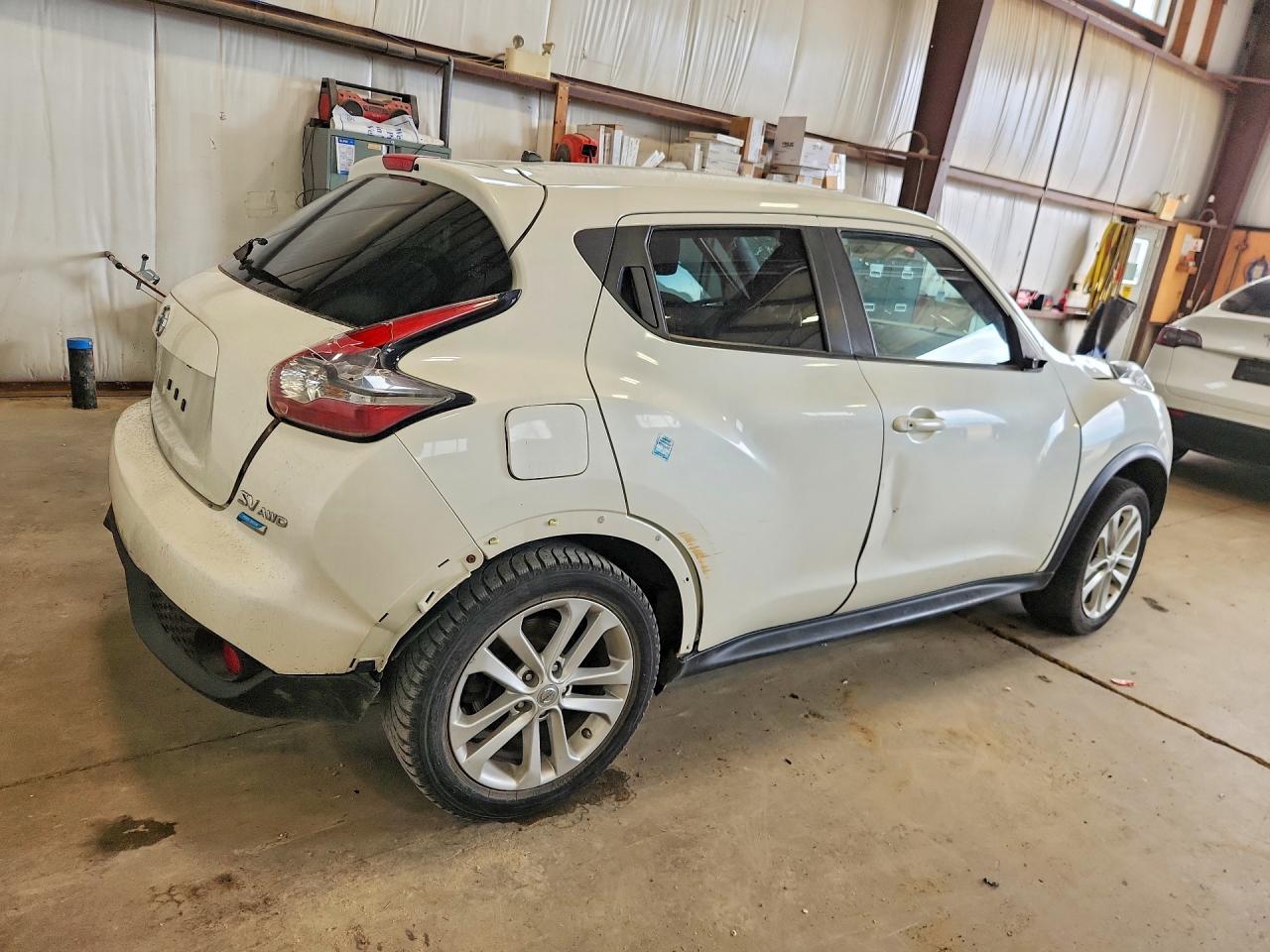 2015 Nissan Juke S White vin: JN8AF5MV2FT565061