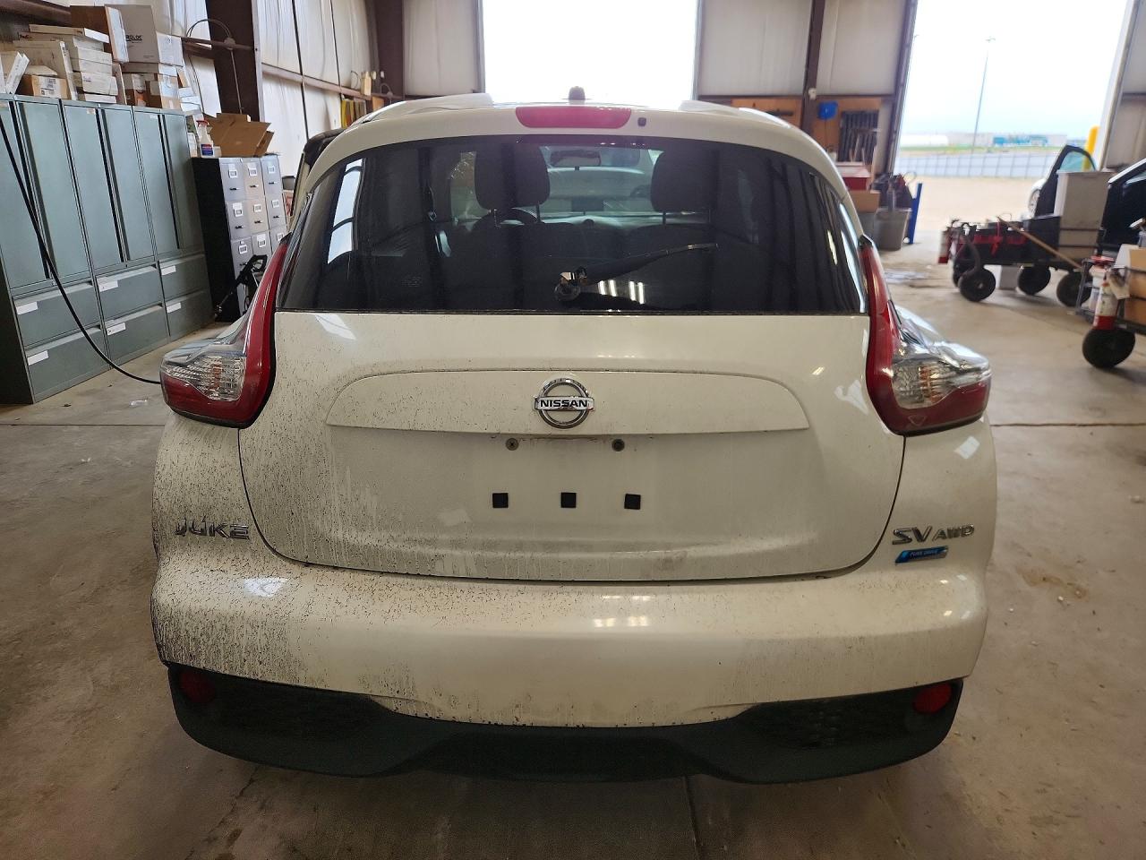 2015 Nissan Juke S White vin: JN8AF5MV2FT565061