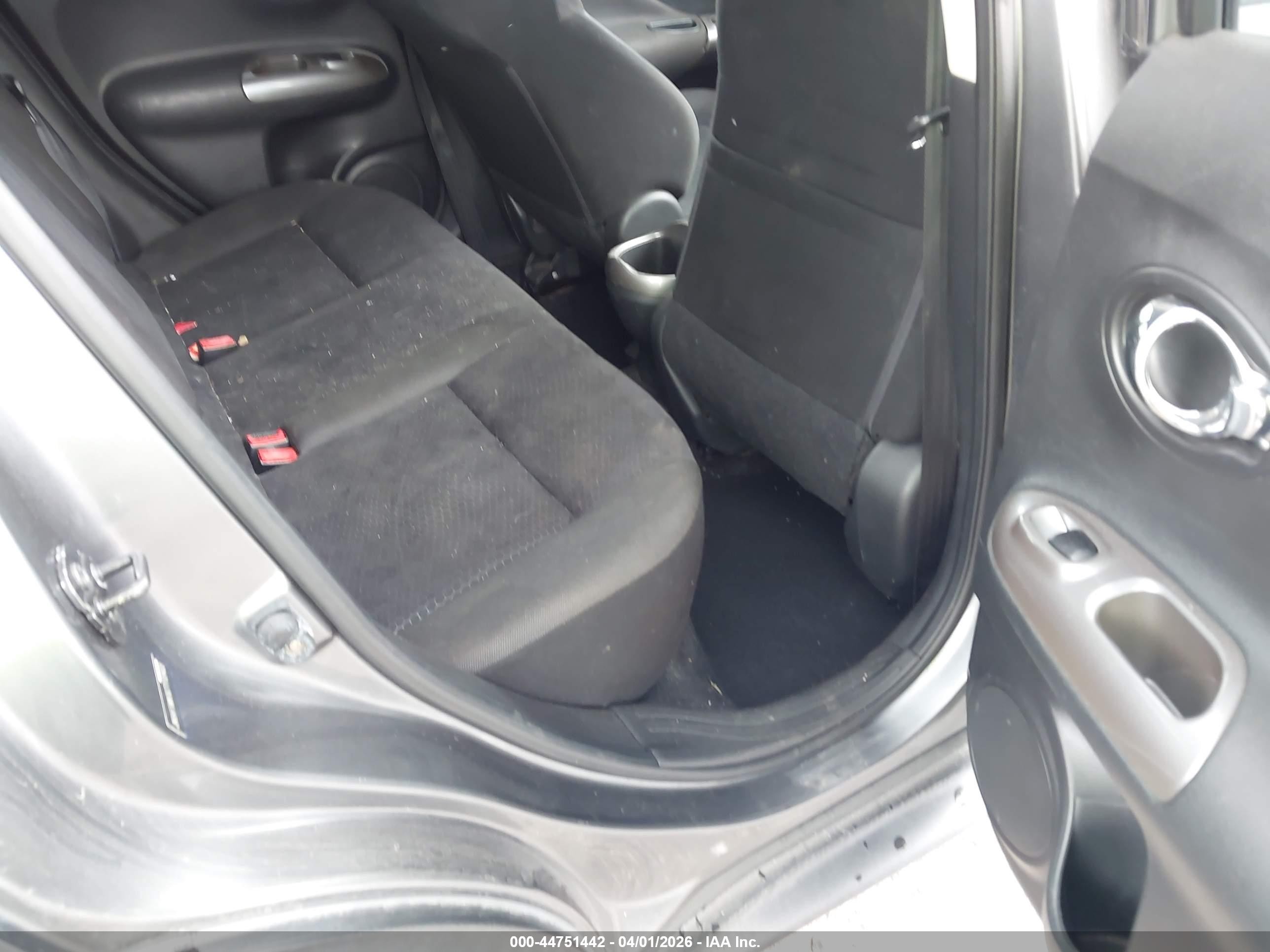 2012 Nissan Juke Sv Gray vin: JN8AF5MV3CT112403
