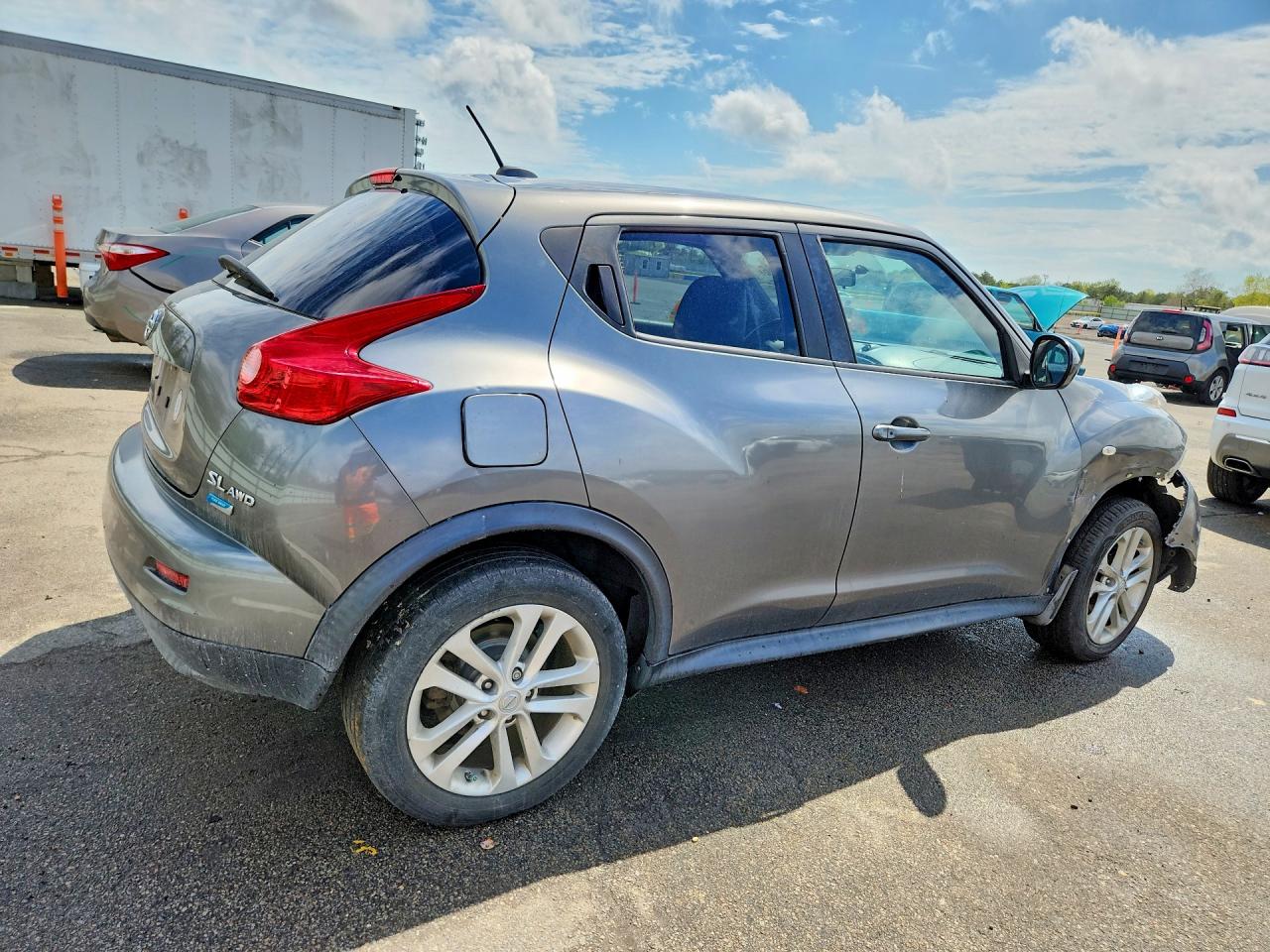 2012 Nissan Juke S Silver vin: JN8AF5MV3CT112983