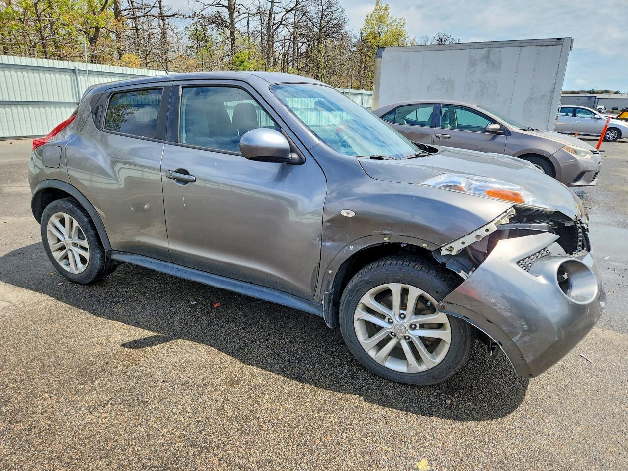 2012 Nissan Juke S Silver vin: JN8AF5MV3CT112983