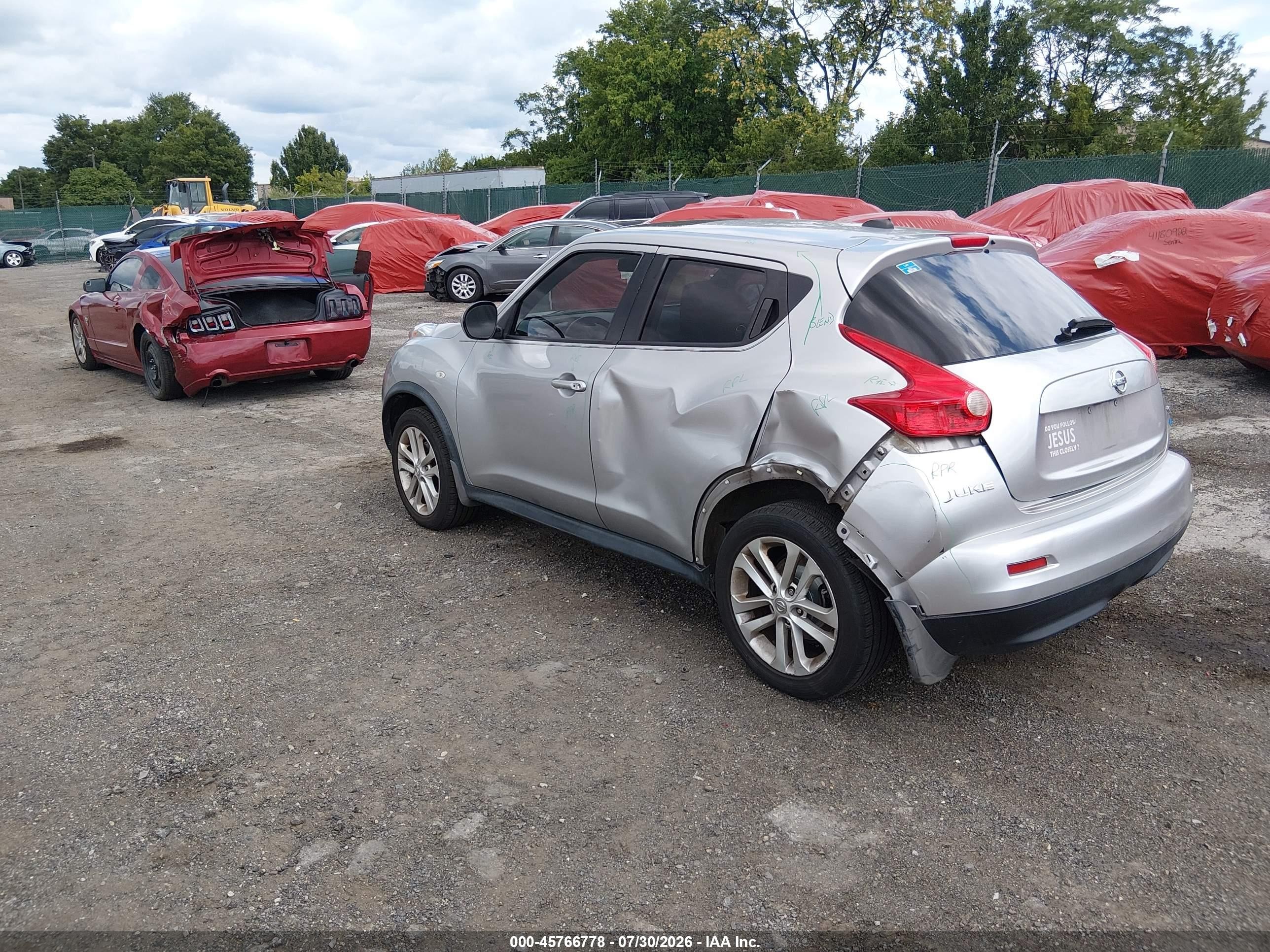 2012 Nissan Juke Sv Silver vin: JN8AF5MV3CT113437