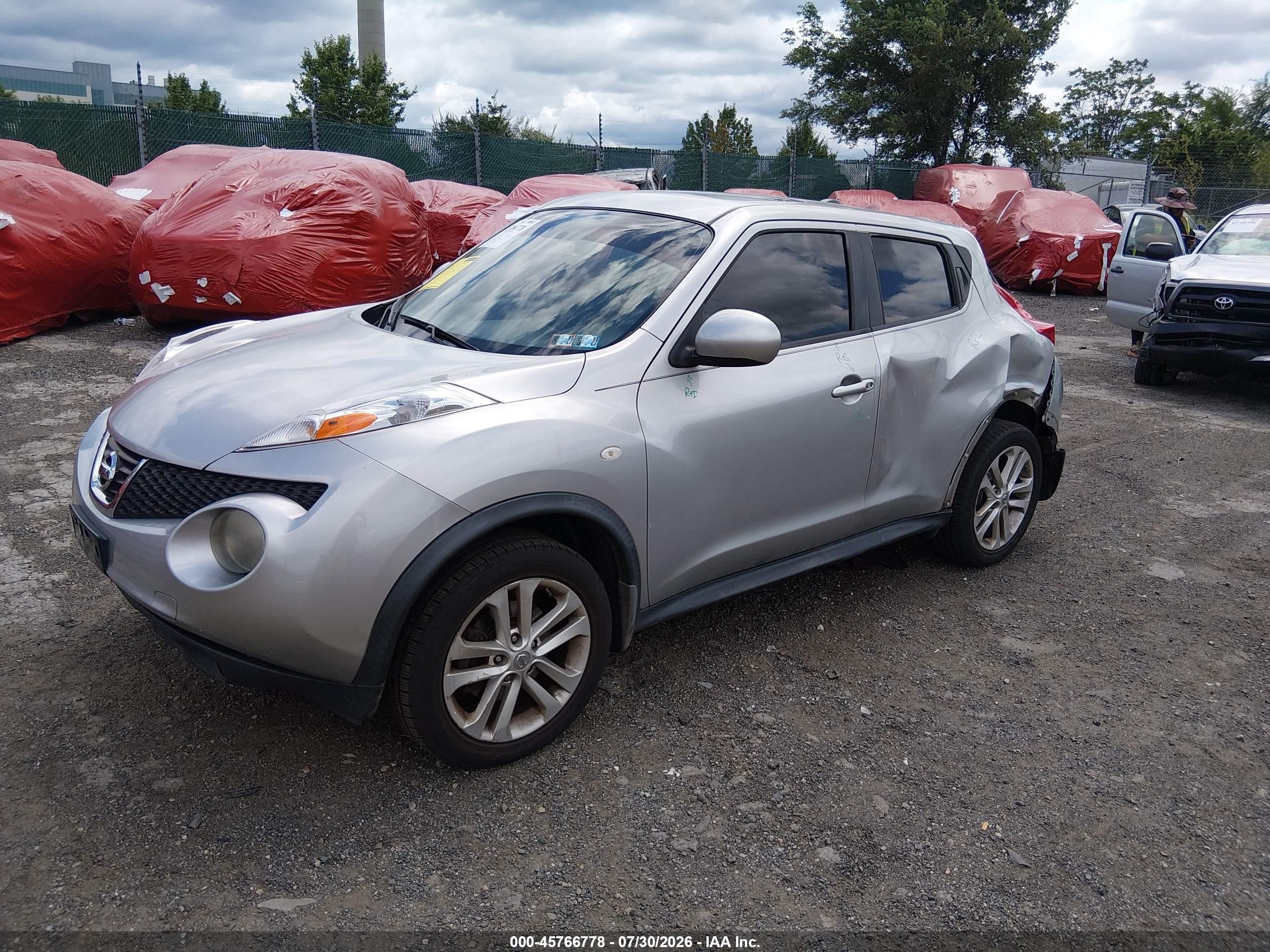 2012 Nissan Juke Sv Silver vin: JN8AF5MV3CT113437