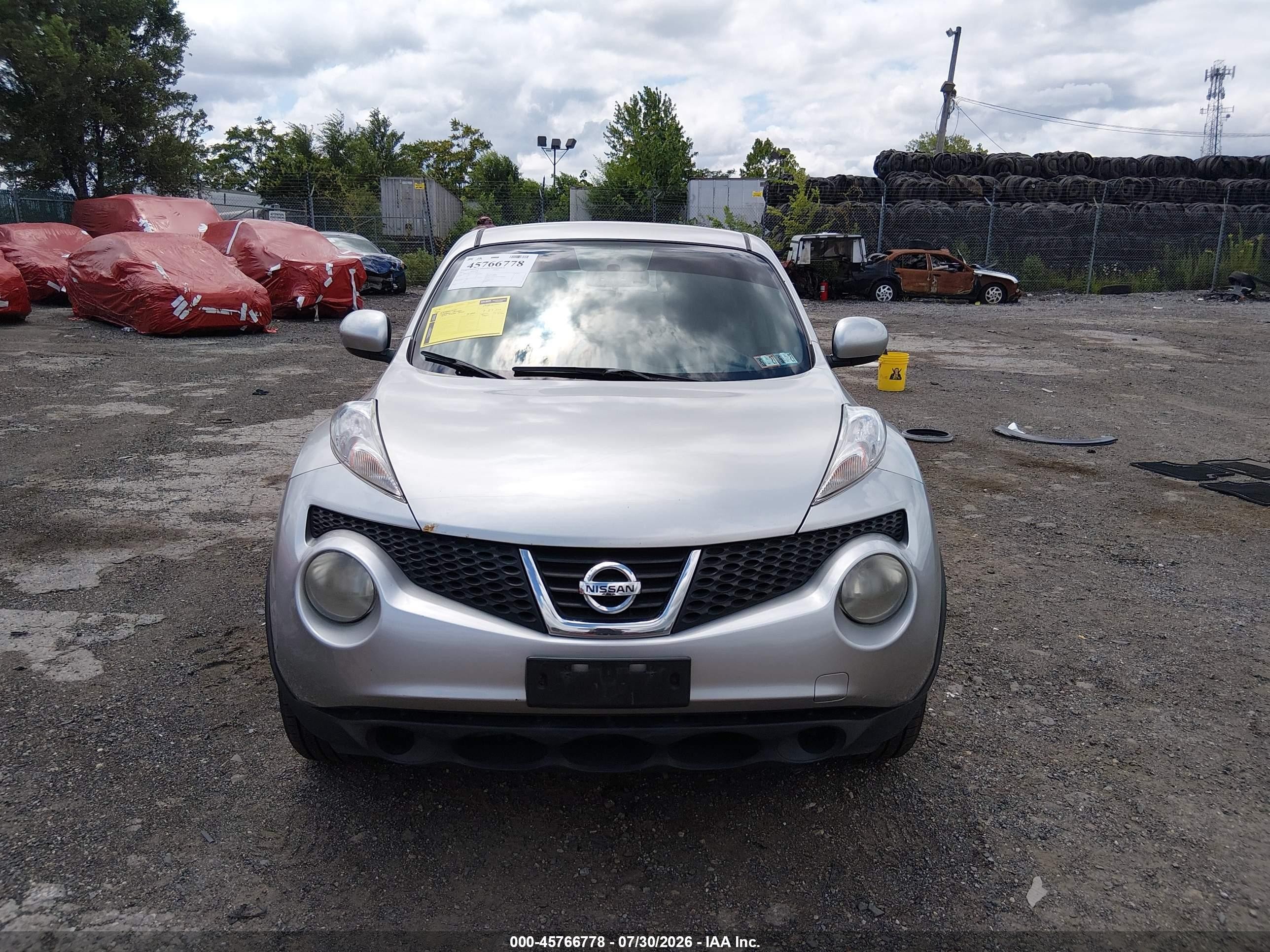 2012 Nissan Juke Sv Silver vin: JN8AF5MV3CT113437